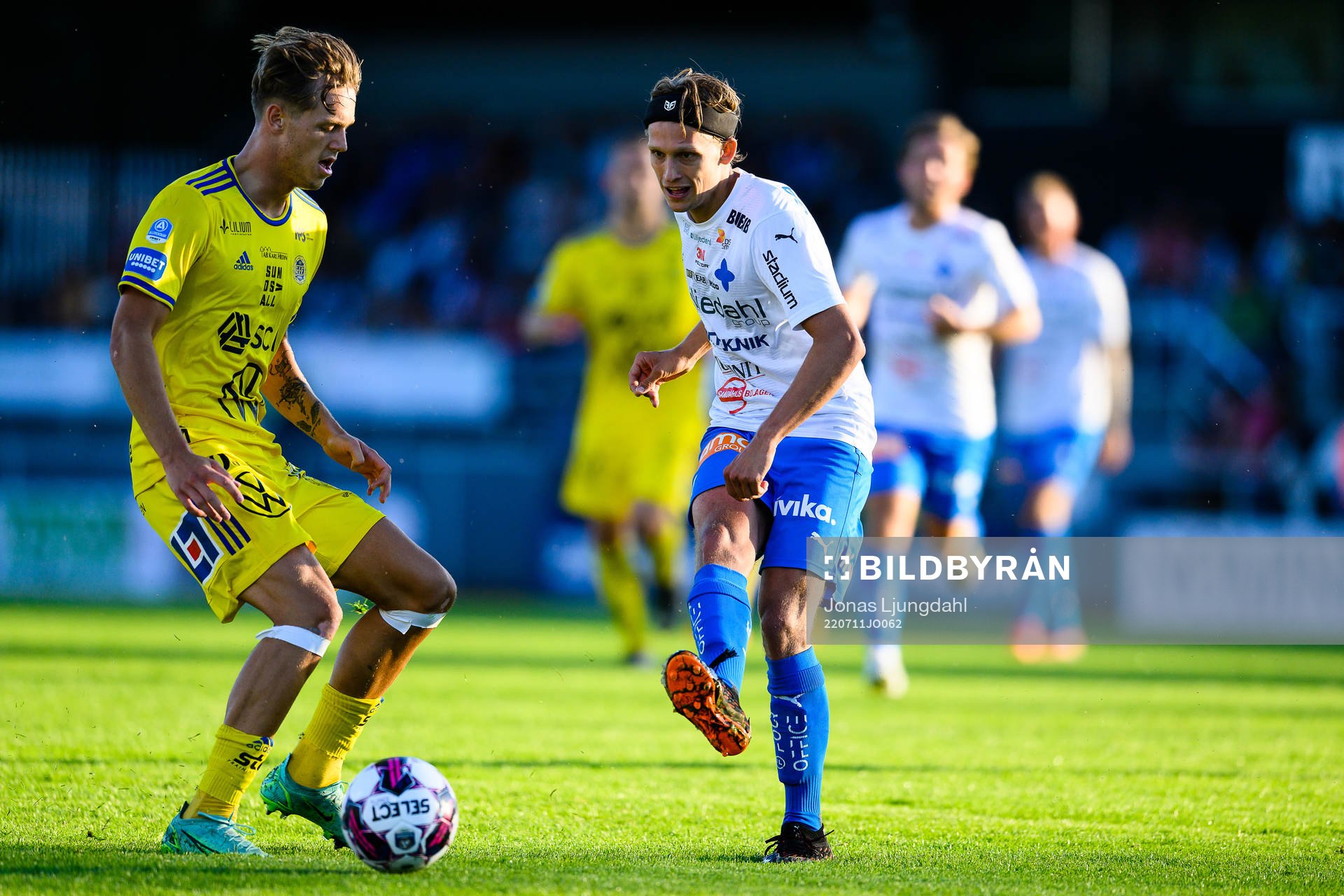 Sundsvalls Ludvig Nåvik och Värnamos Charlie Vindehall