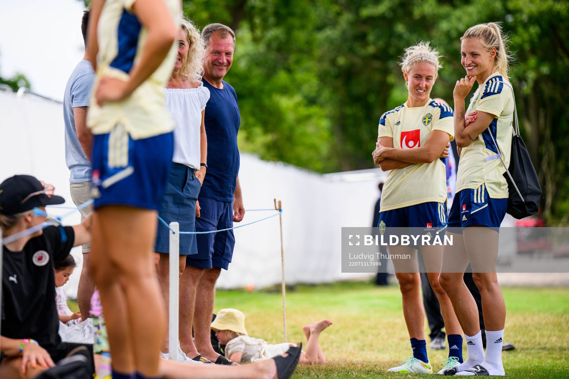 Emma Kullberg and Nathalie Björn speaks to family members