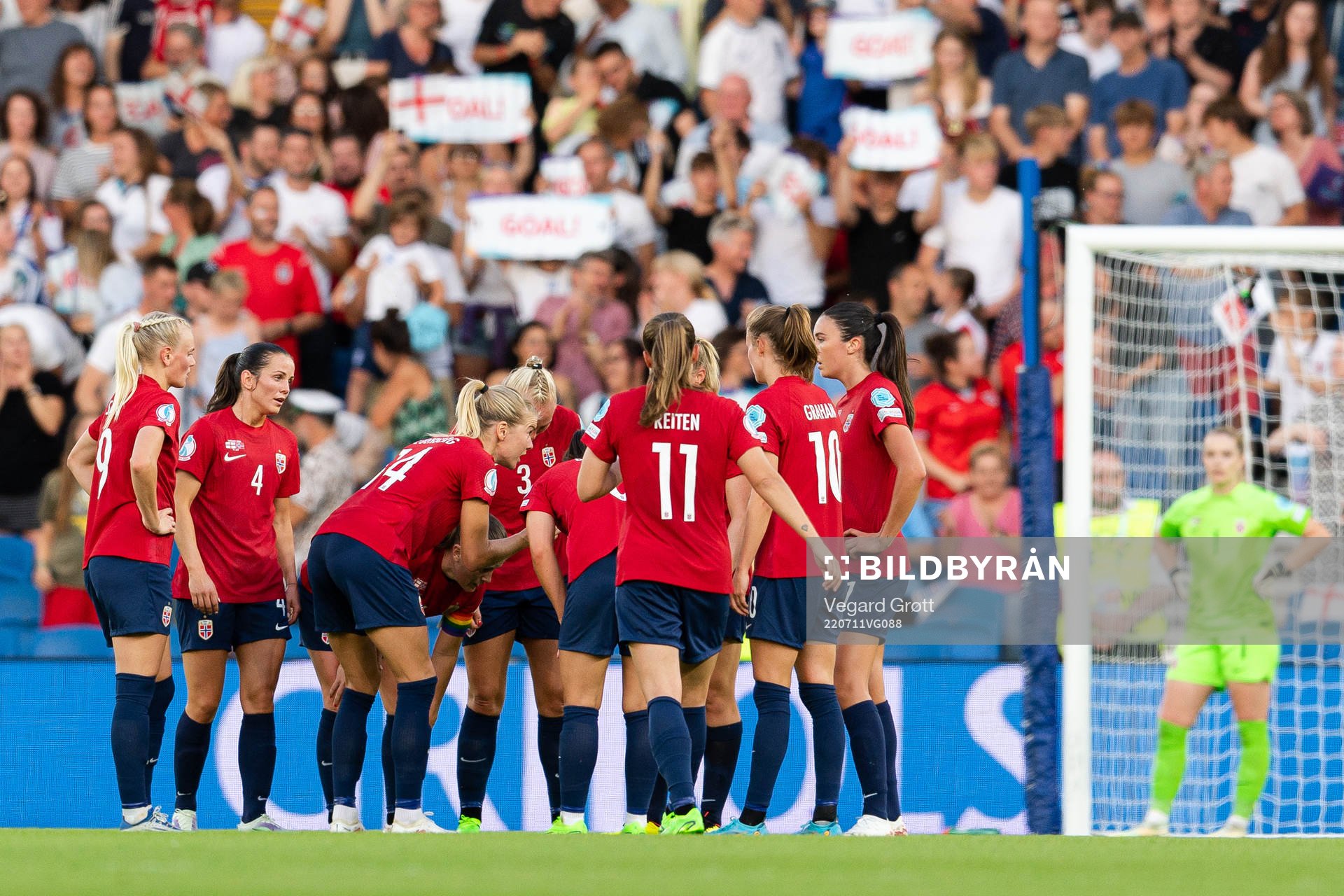 Tuva Hansen, Ada Hegerberg and players of Norway gathered