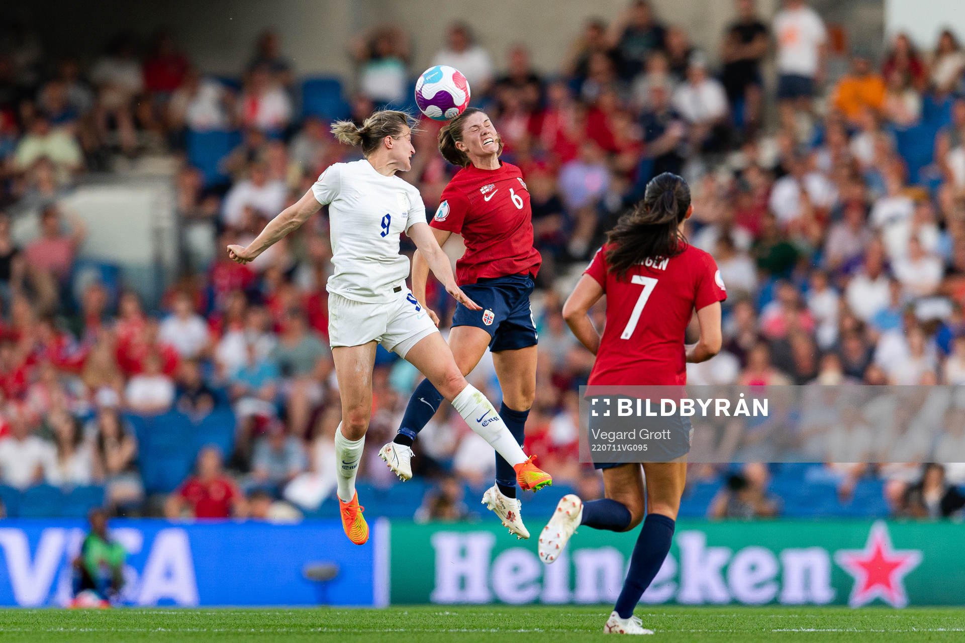 Ellen White of England and Maren Mjelde of Norway