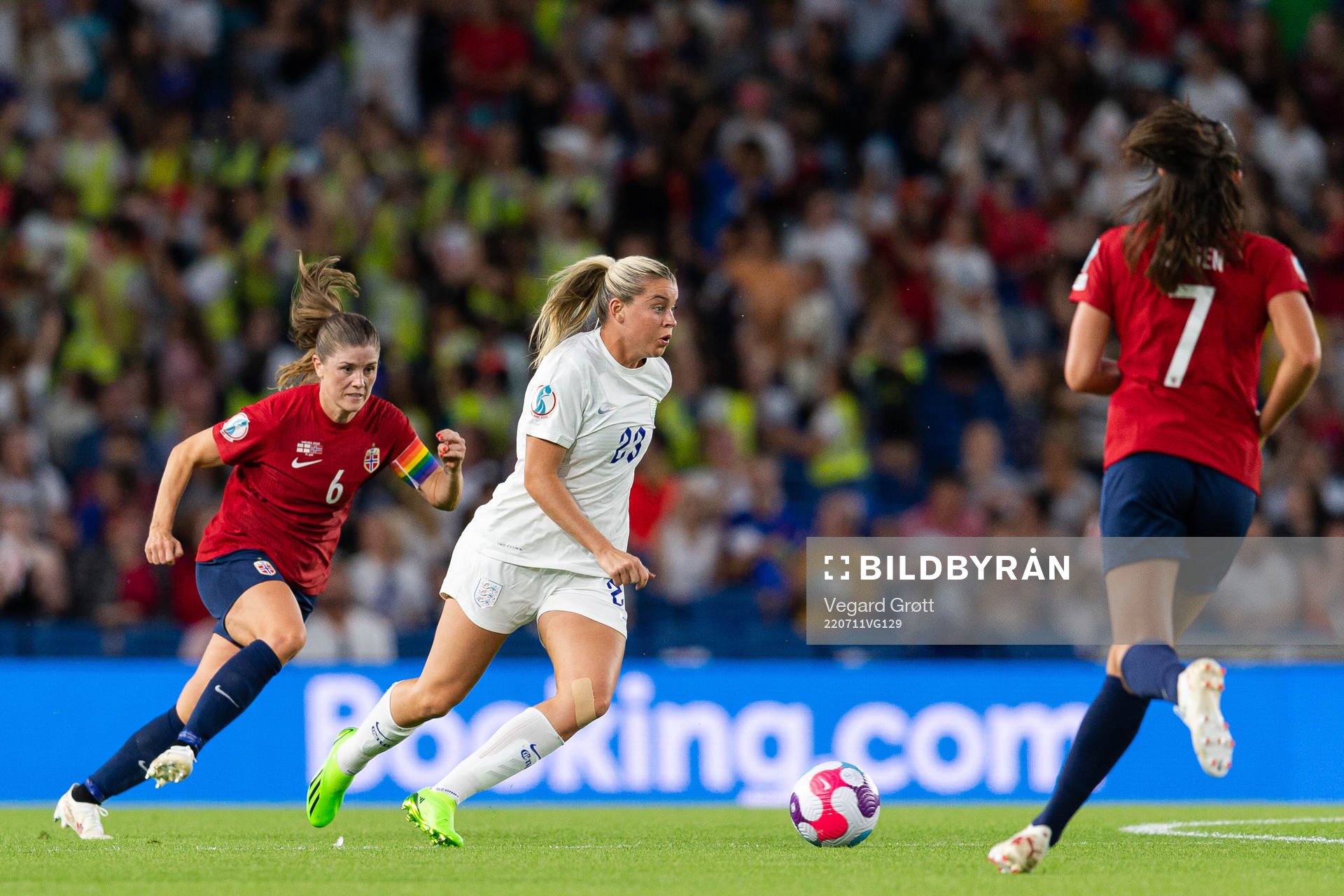 Maren Mjelde of Norway and Alessia Russo of England