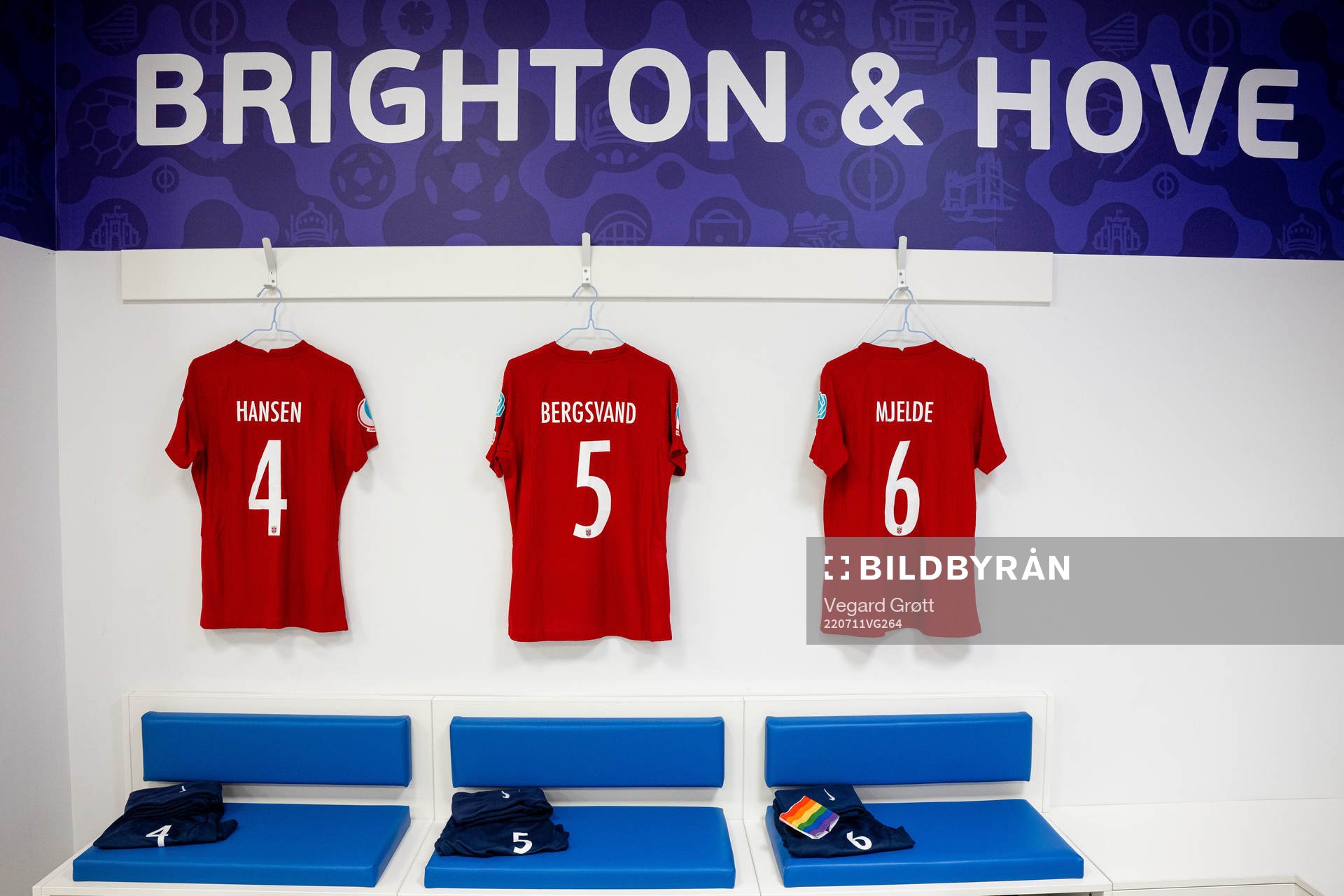 The kits of Tuva Hansen, Guro Bergsvand and Maren Mjelde of