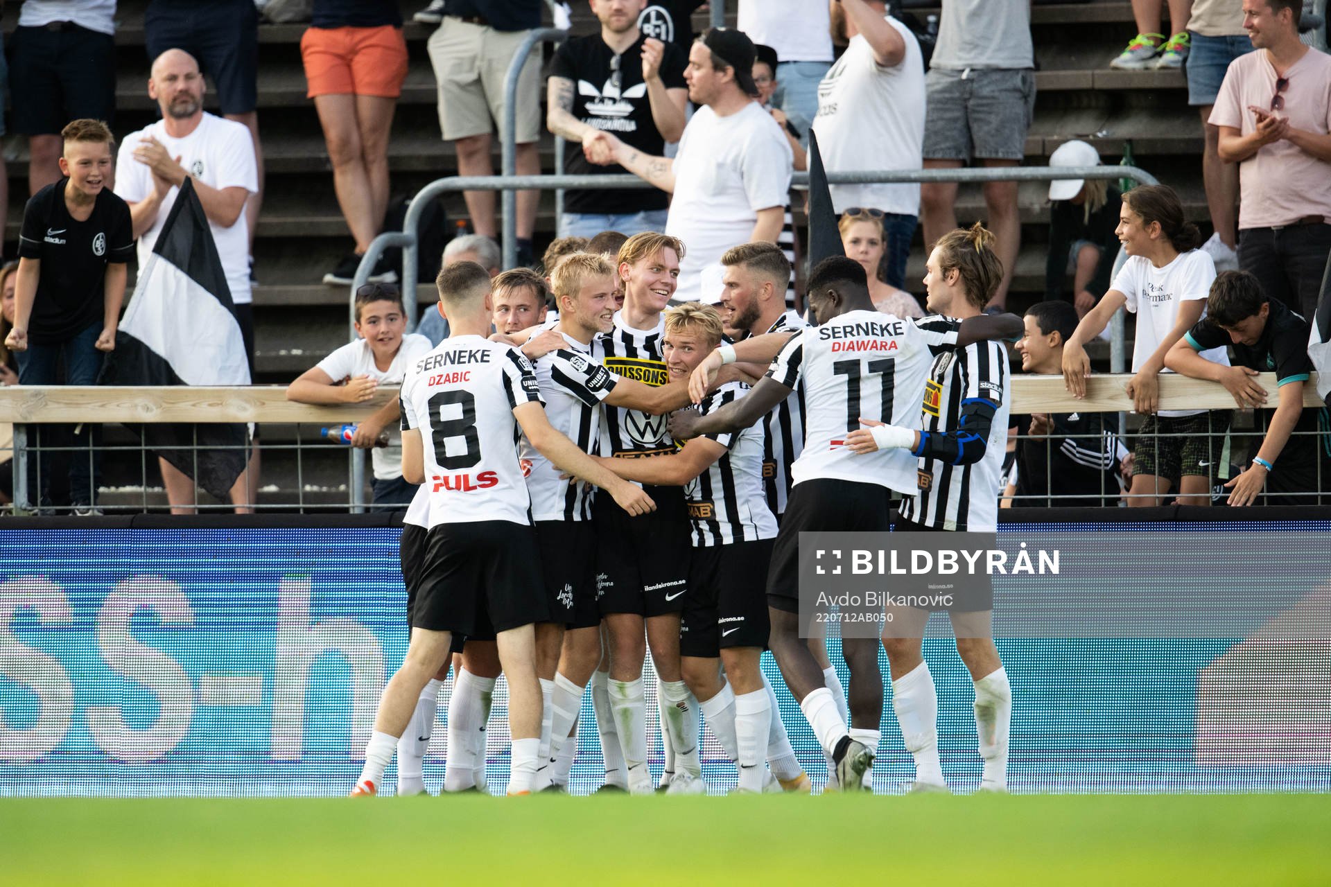 Landskronas spelare jublar
