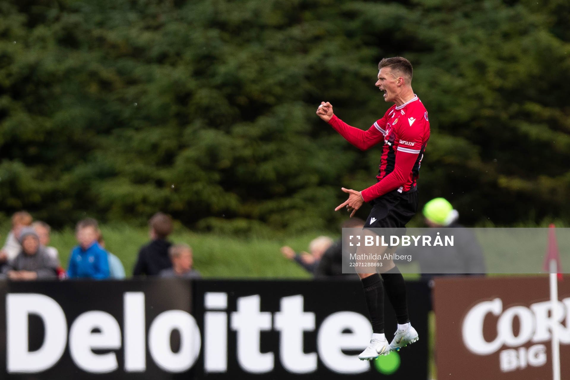 Karl Fridleifur Gunnarsson of Vikingur celebrates