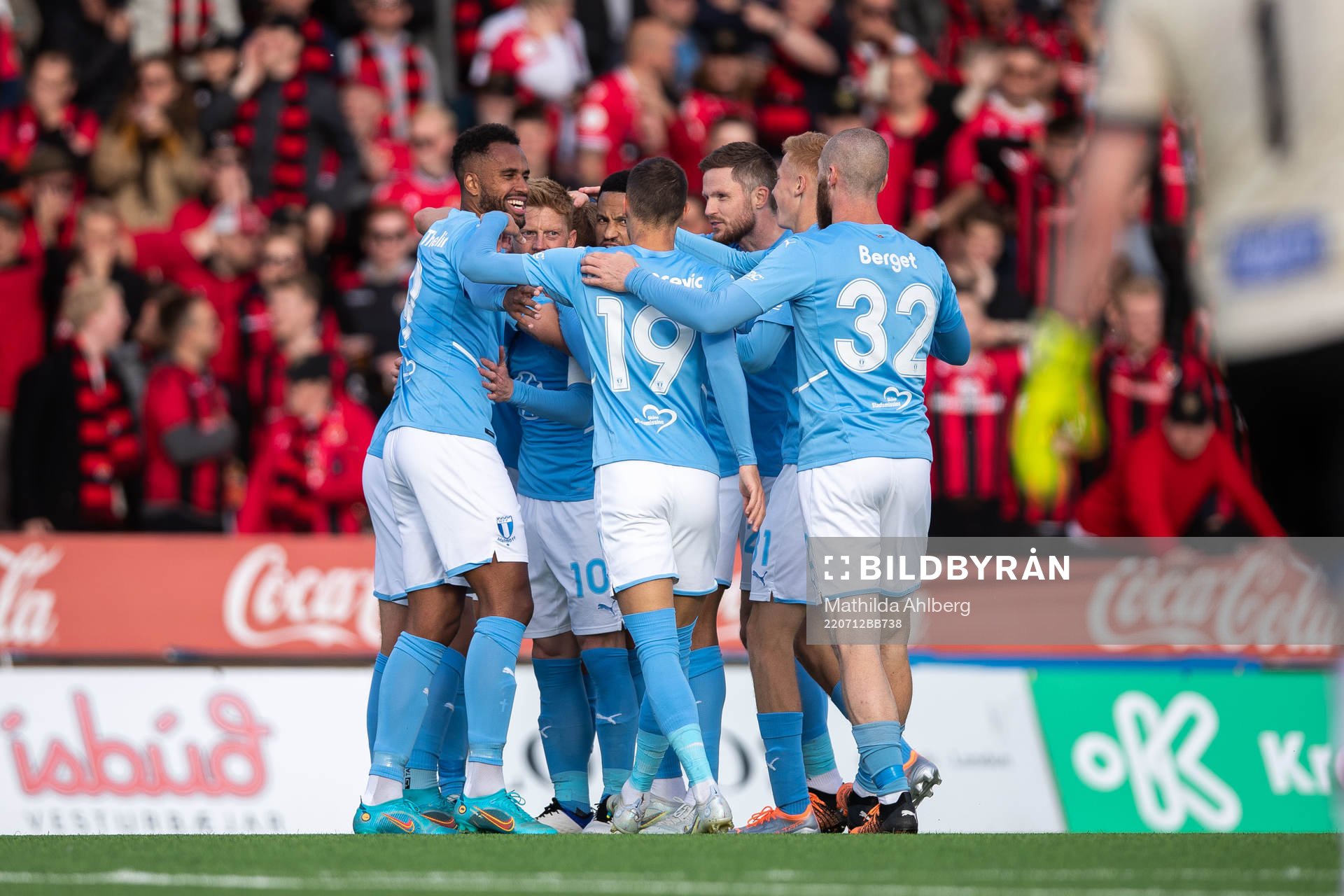 Players of Malmö FF celebrate after 2-1 during the UEFA Champions League qualifying match between Vikingur and Malmö FF on July 12, 2022 in Reykjavik. 
