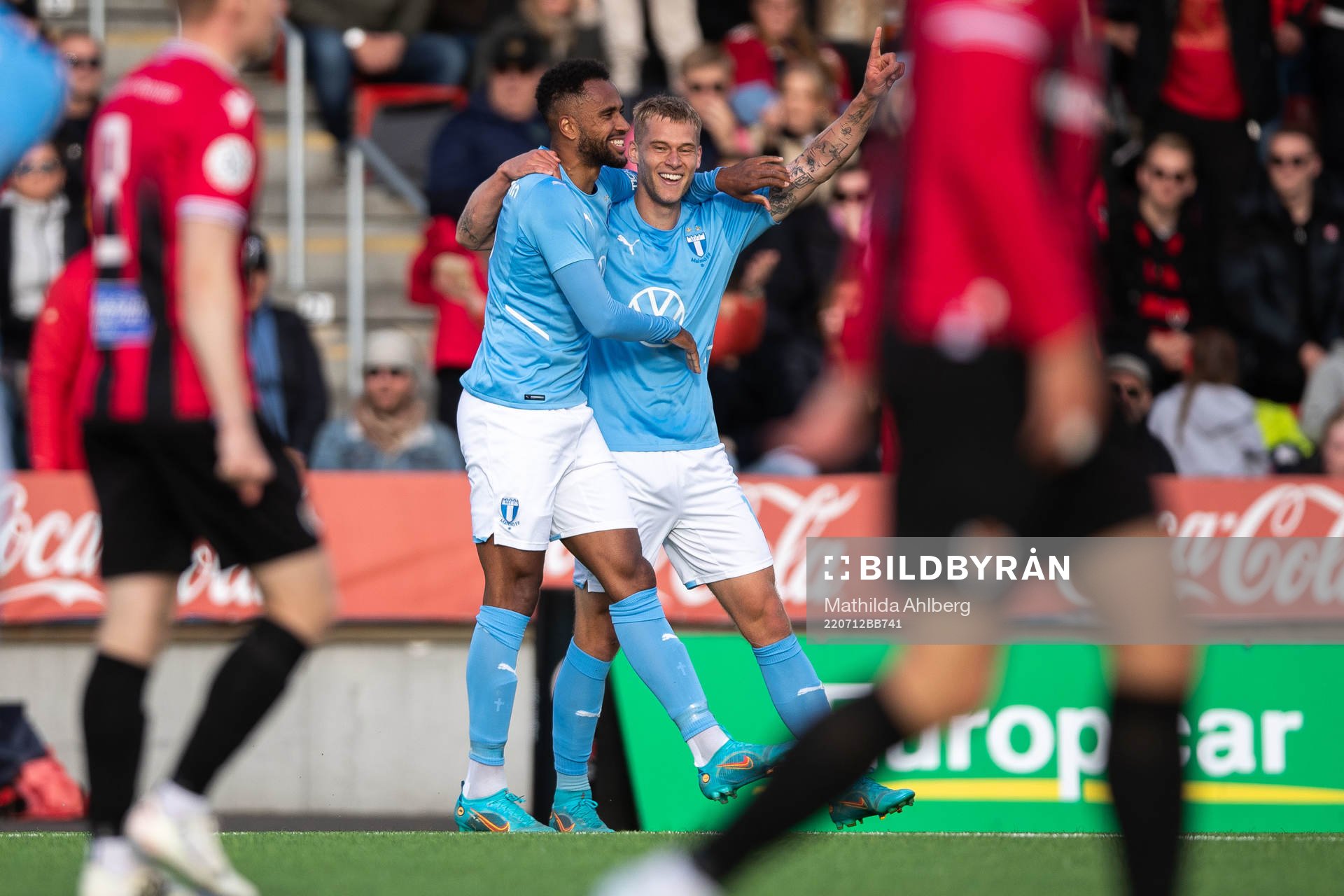 Isaac Kiese Thelin and Felix Beijmo of Malmö FF celebrate