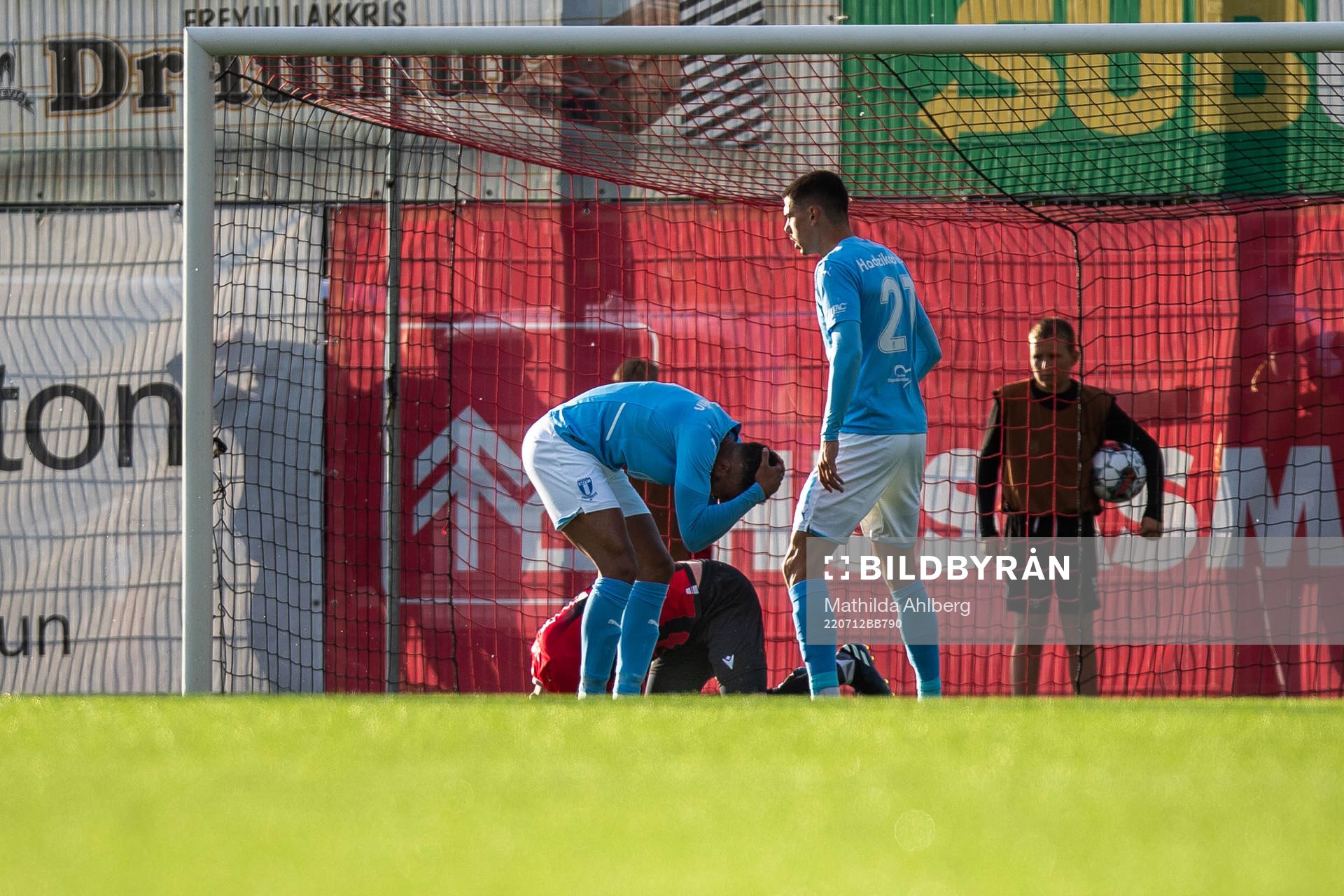 Isaac Kiese Thelin of Malmö FF in pain