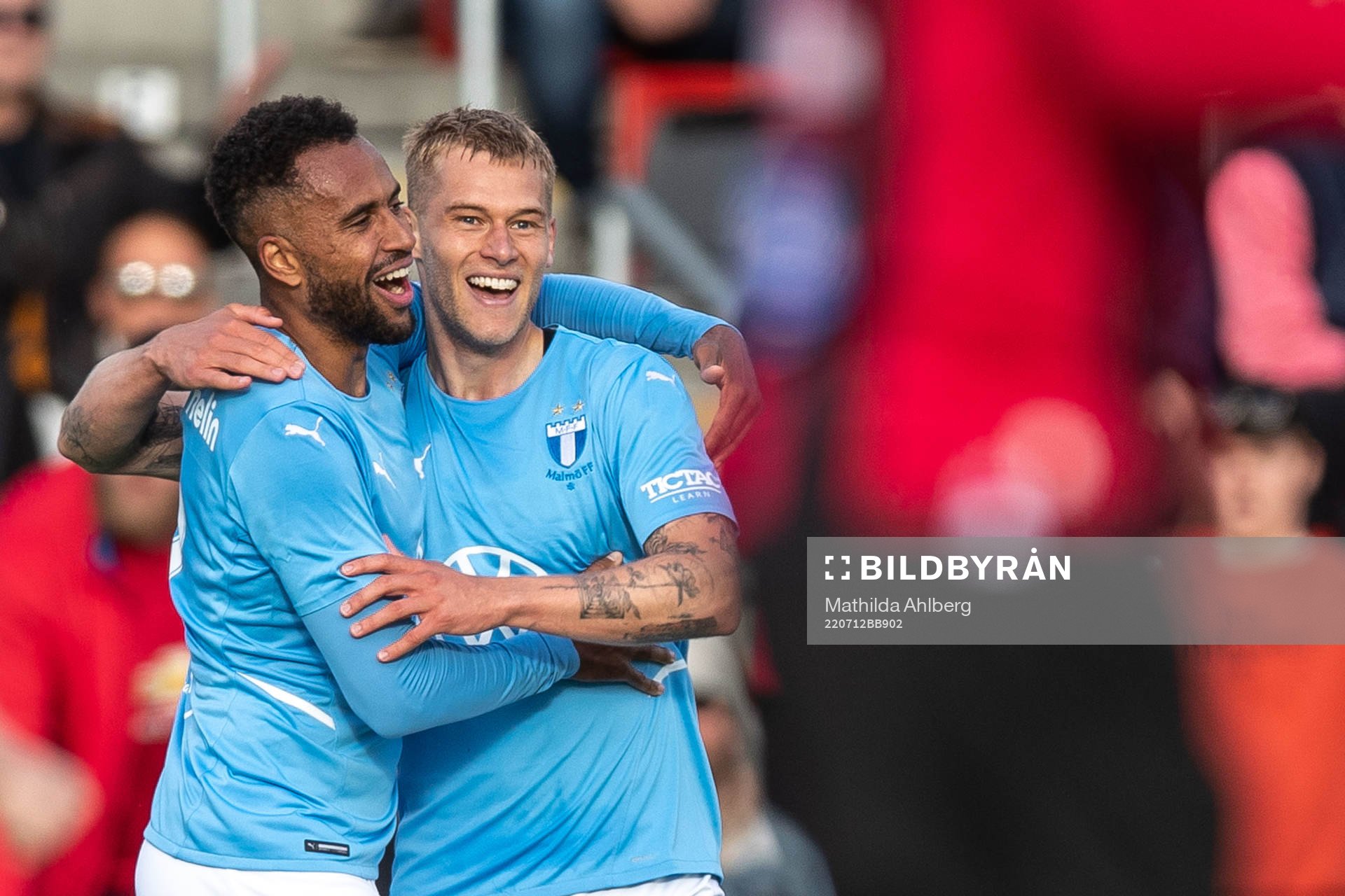 Isaac Kiese Thelin and Felix Beijmo of Malmö FF celebrate