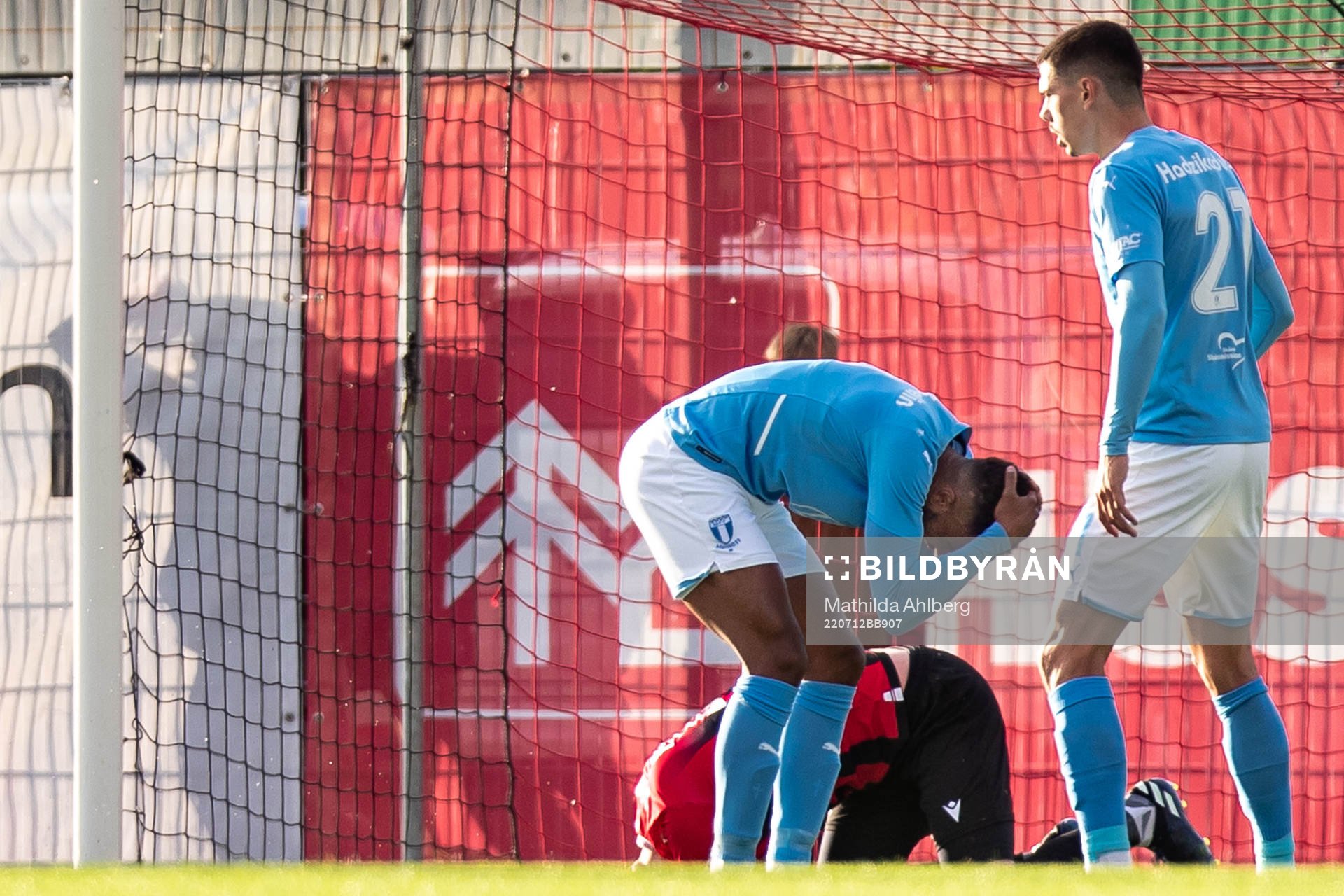 Isaac Kiese Thelin of Malmö FF in pain