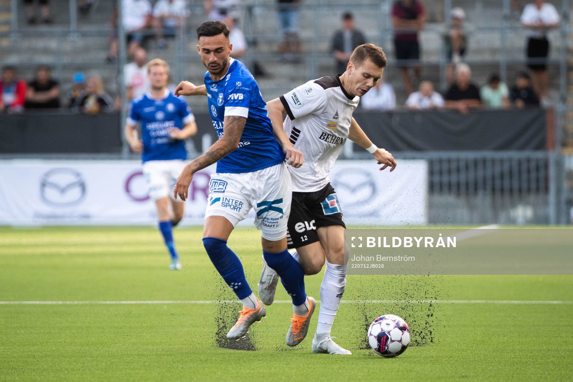 Trelleborgs Simon Amin och Örebros Jake Larsson
