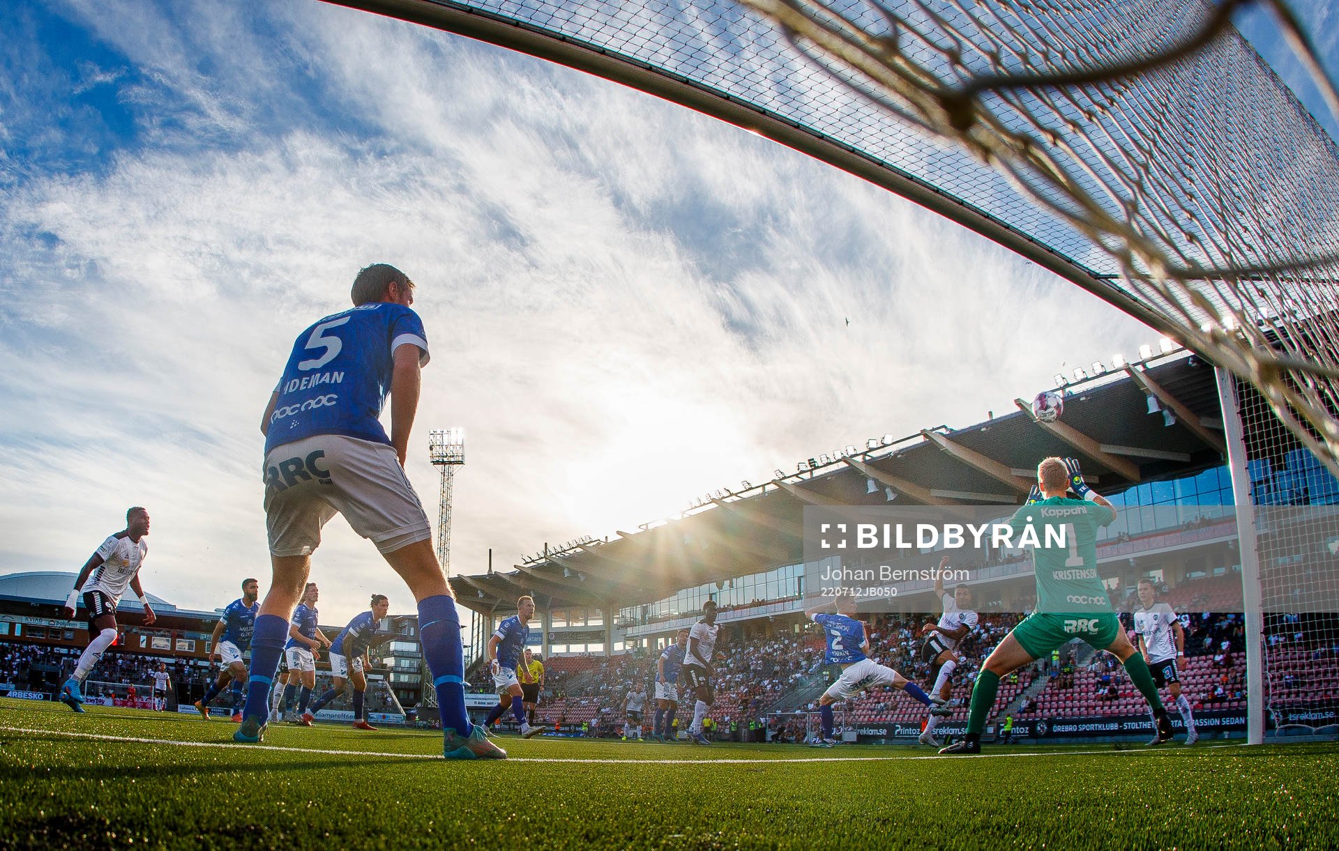 Örebros Ahmed Yasin och Trelleborgs målvakt Kasper