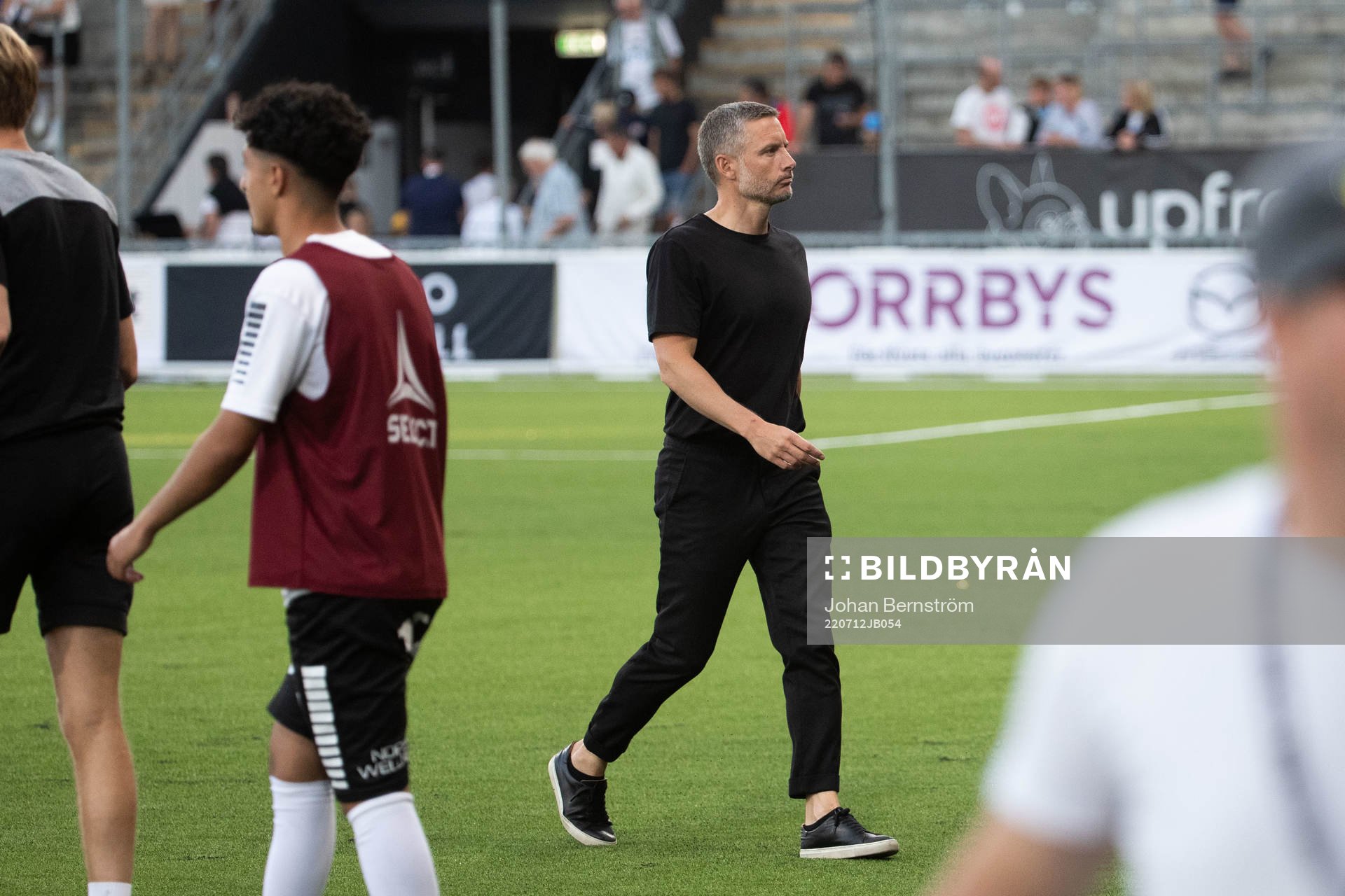 Örebros huvudtränare Axel Kjäll deppar