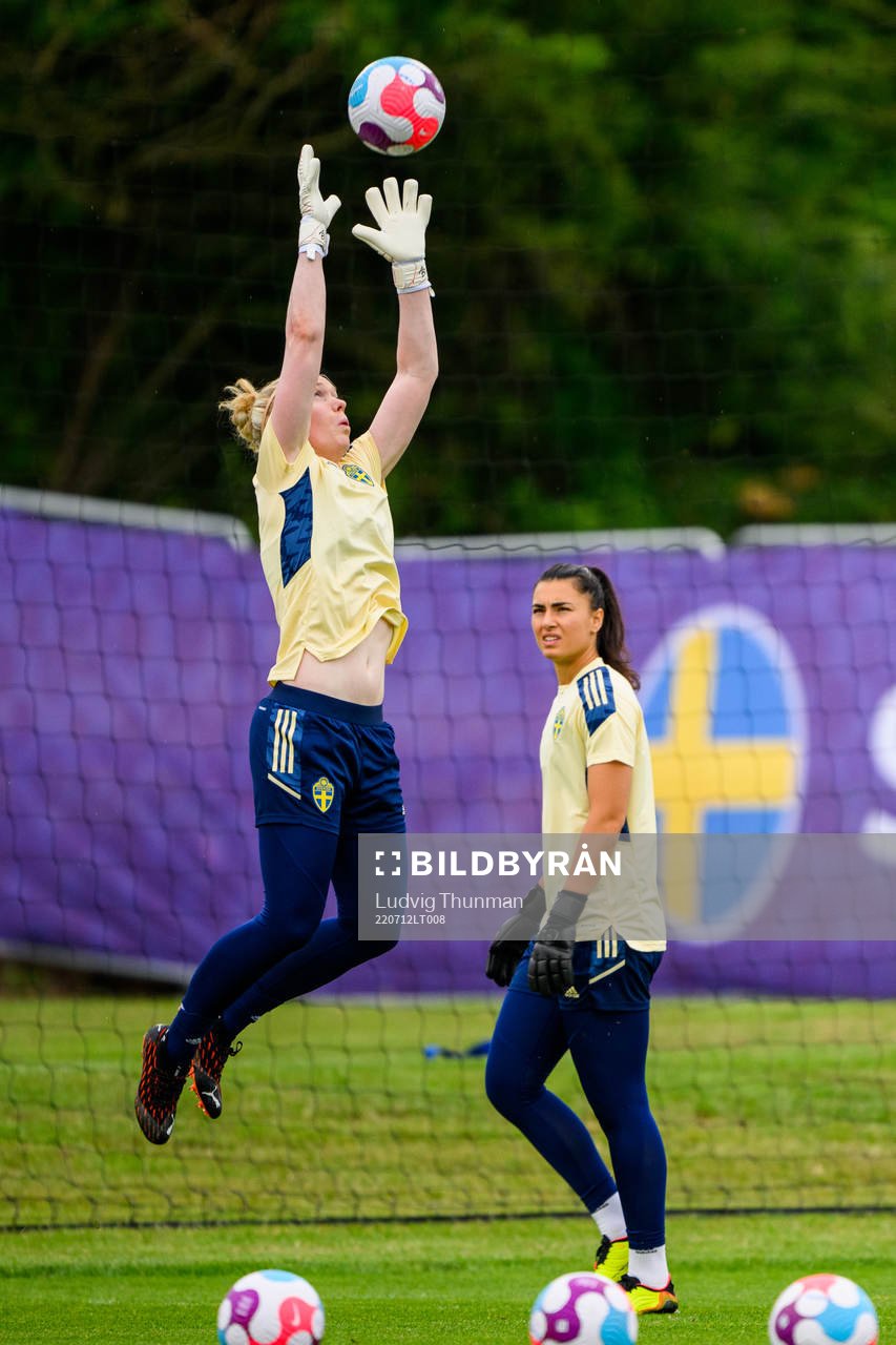 Goalkeeper Hedvig Lindahl and goalkeeper Jennifer Falk of