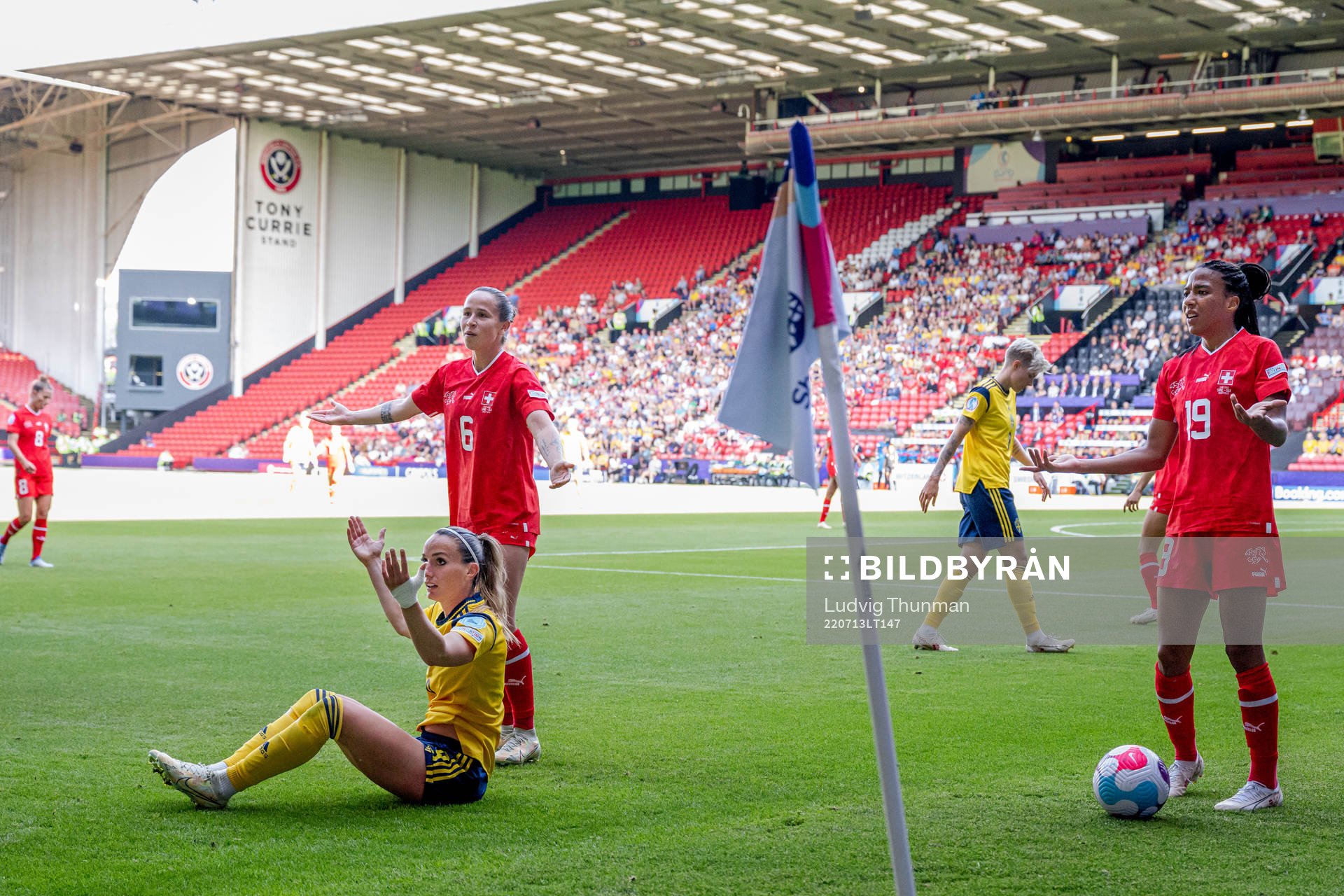 Kosovare Asllani of Sweden , Geraldine Reuteler and Eseosa