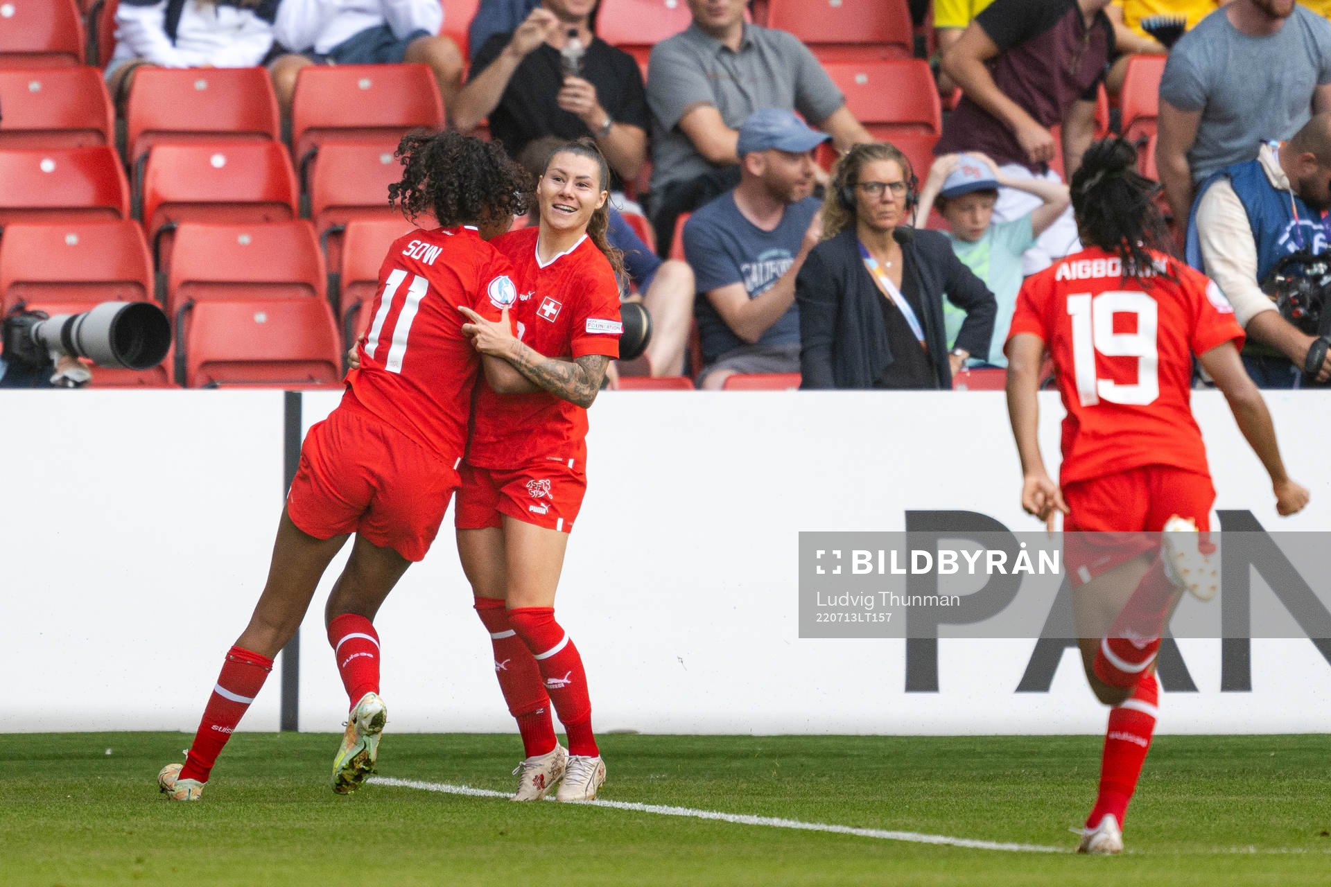 Ramona Bachmann of Switzerland celebrates the 1-1 goal