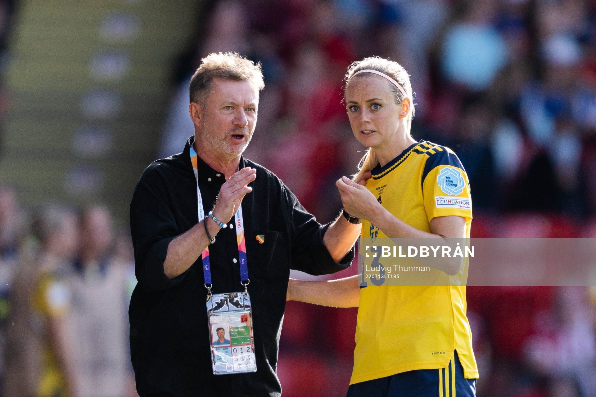 Head coach Peter Gerhardsson and Amanda Ilestedt of Sweden
