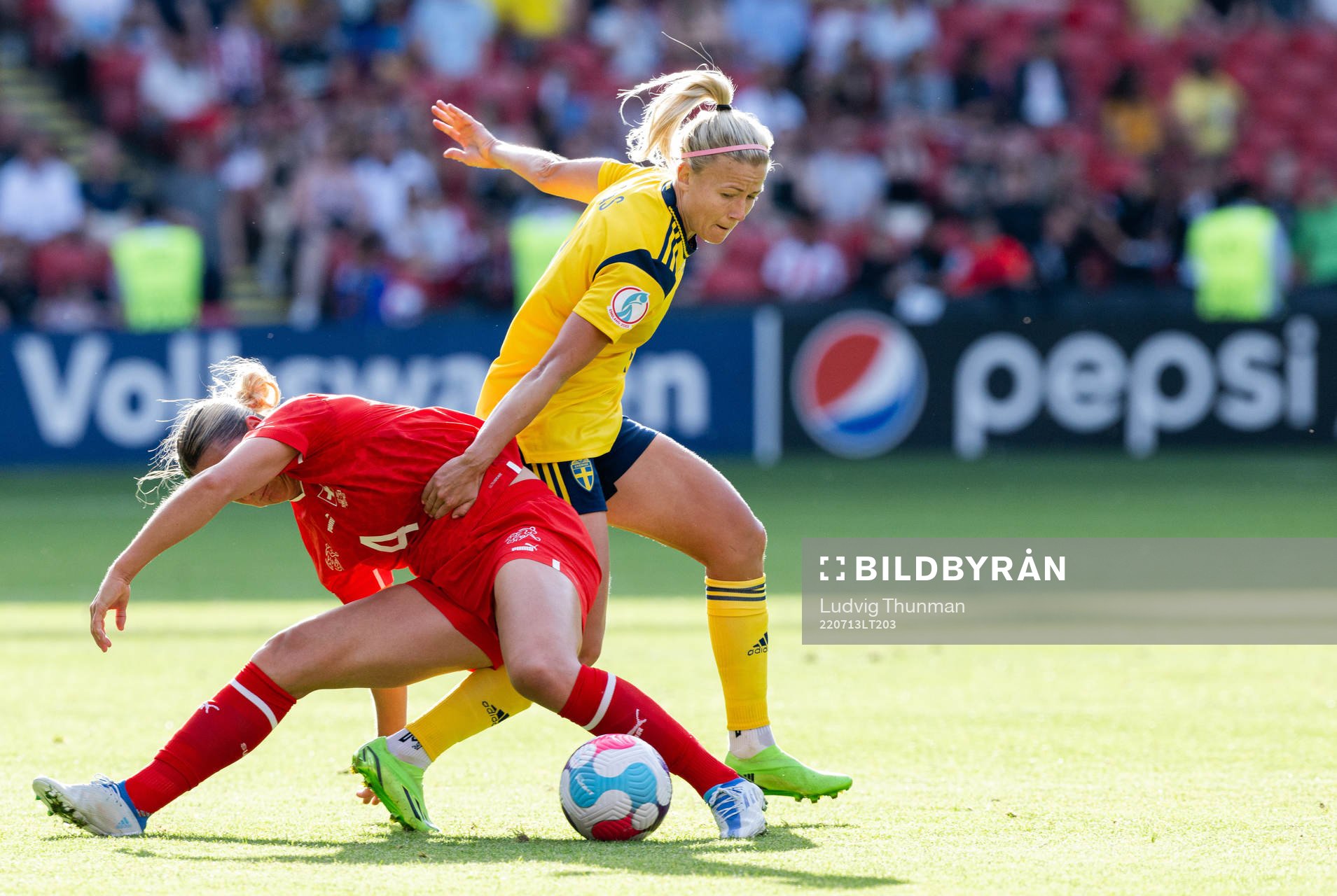 Rachel Rinast of Switzerland and Hanna Glas of Sweden