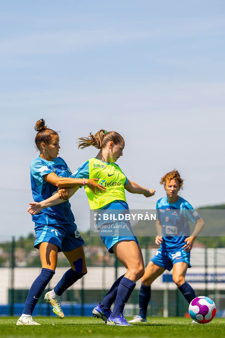 Celin Bizet Ildhusøy and Elisabeth Terland of the