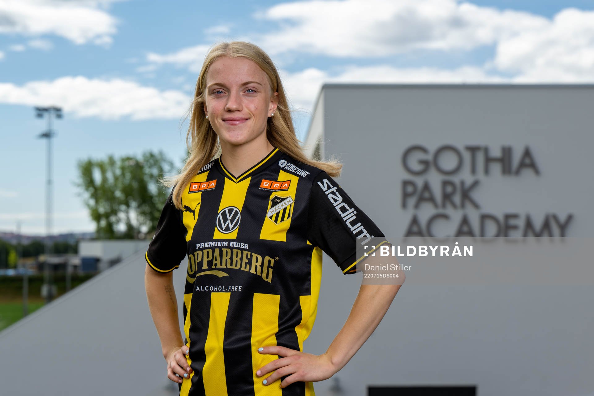 Anna Sandberg poserar för ett porträtt i samband med att hon presenteras som Häckens nyförvärv den 15 juli 2022 i Göteborg. 