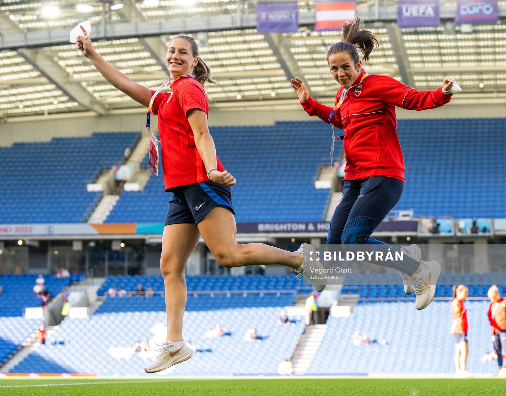 Elisabeth Terland and Tuva Hansen