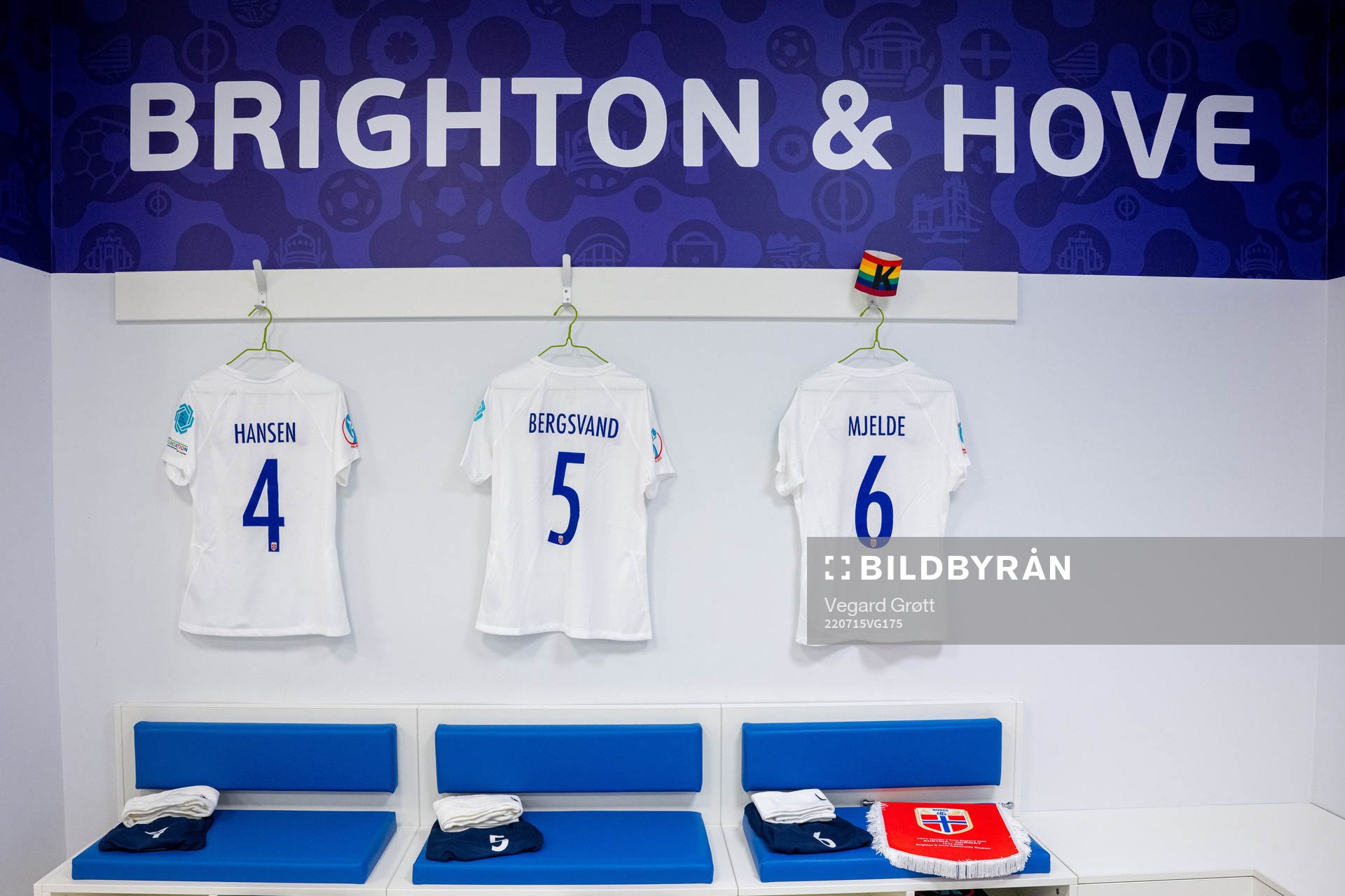 The kits of Tuva Hansen, Guro Bergsvand and Maren Mjelde of