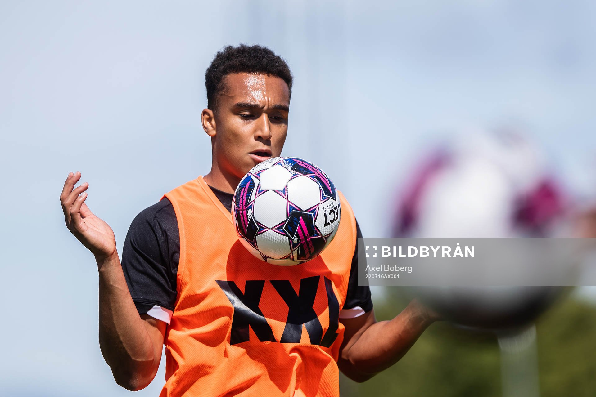 Brages Eirik Asante Gayi värmer upp