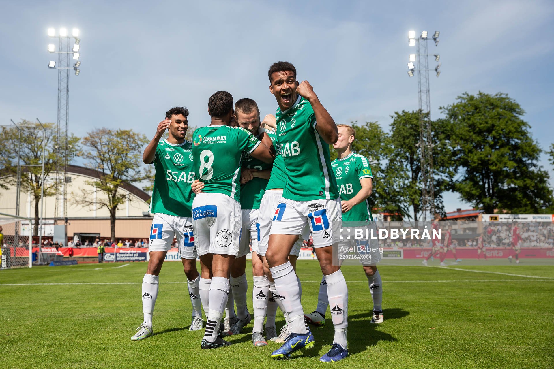 Brages spelare jublar