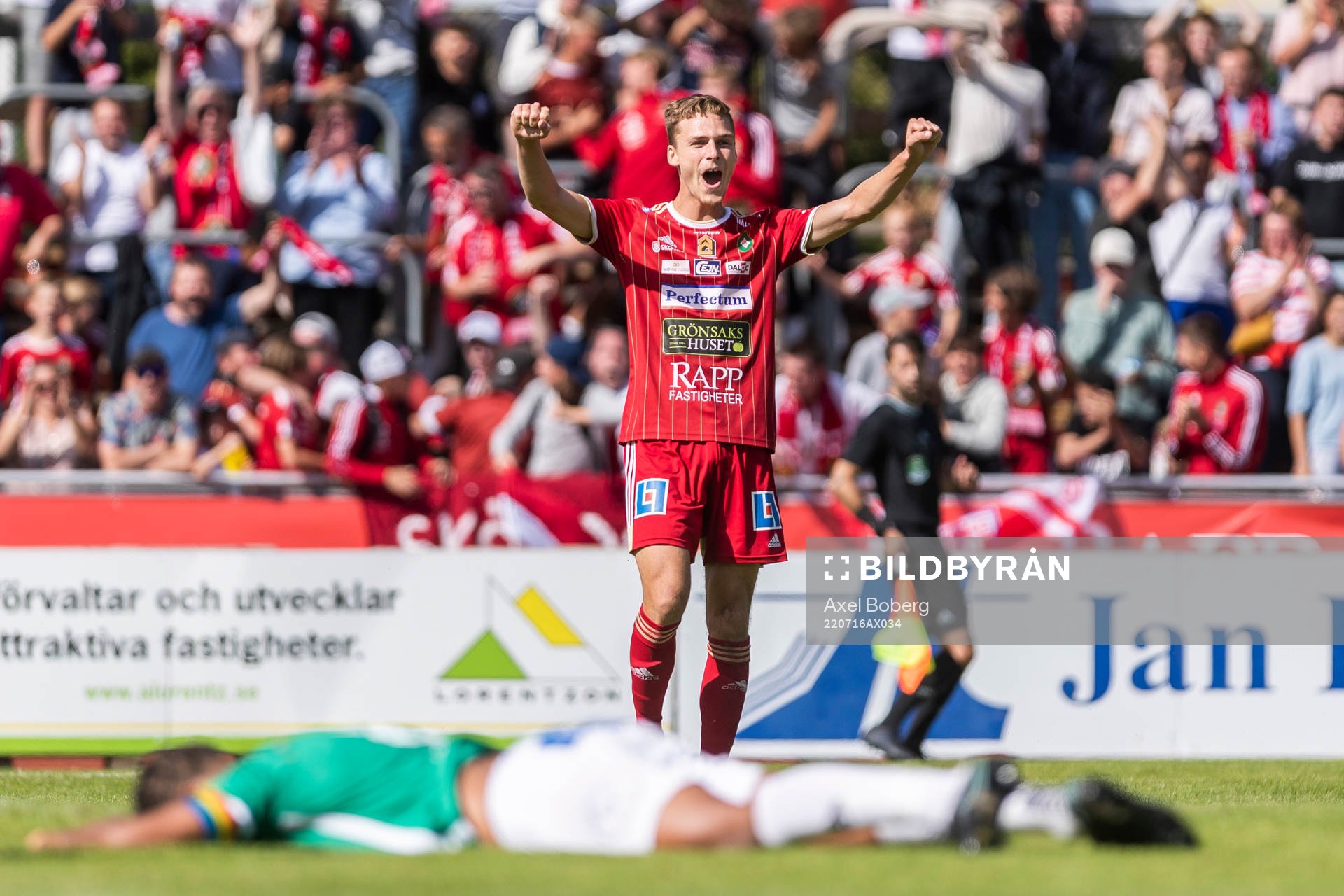Skövdes Villiam Granath jublar