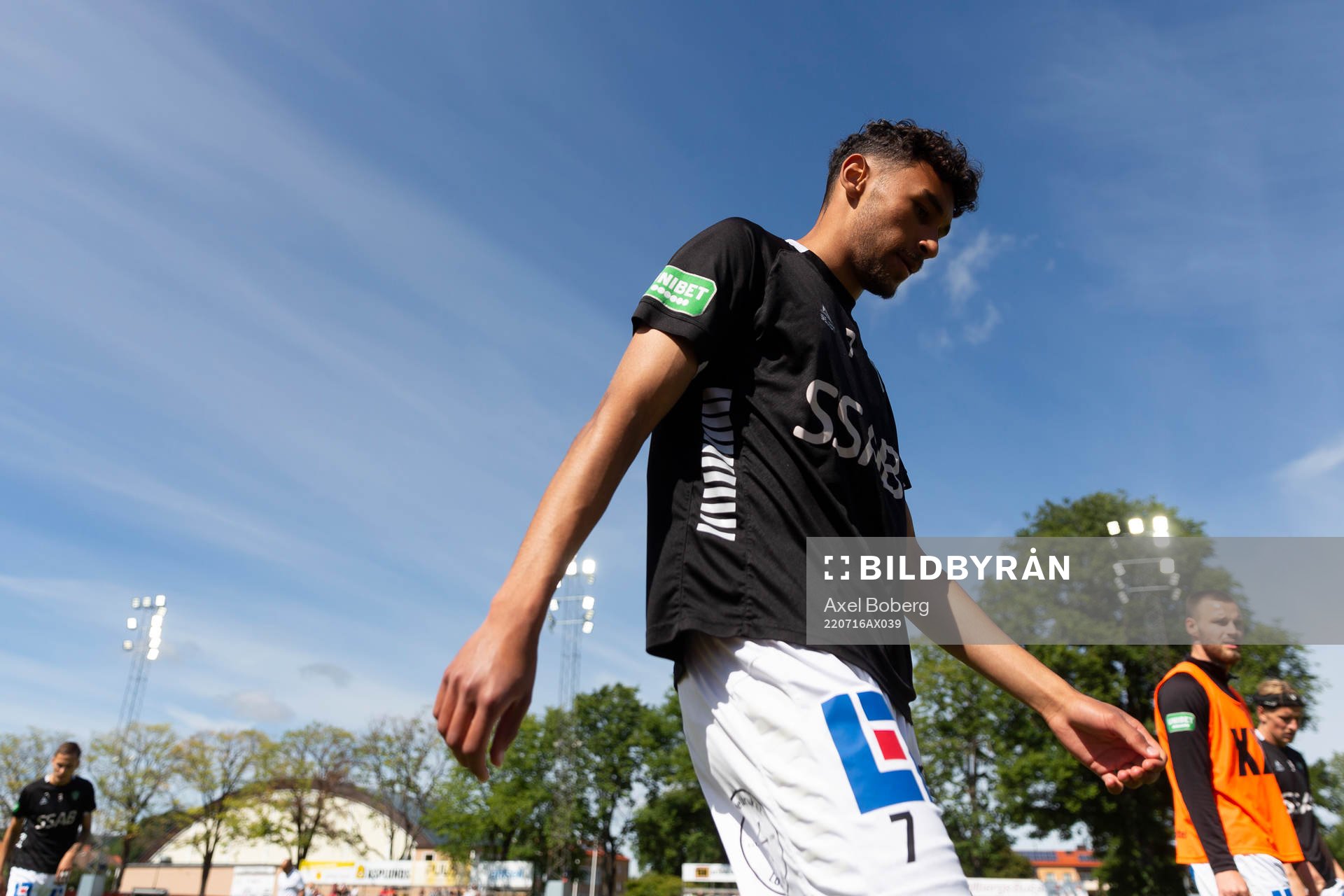 Brages Joakim Persson värmer upp