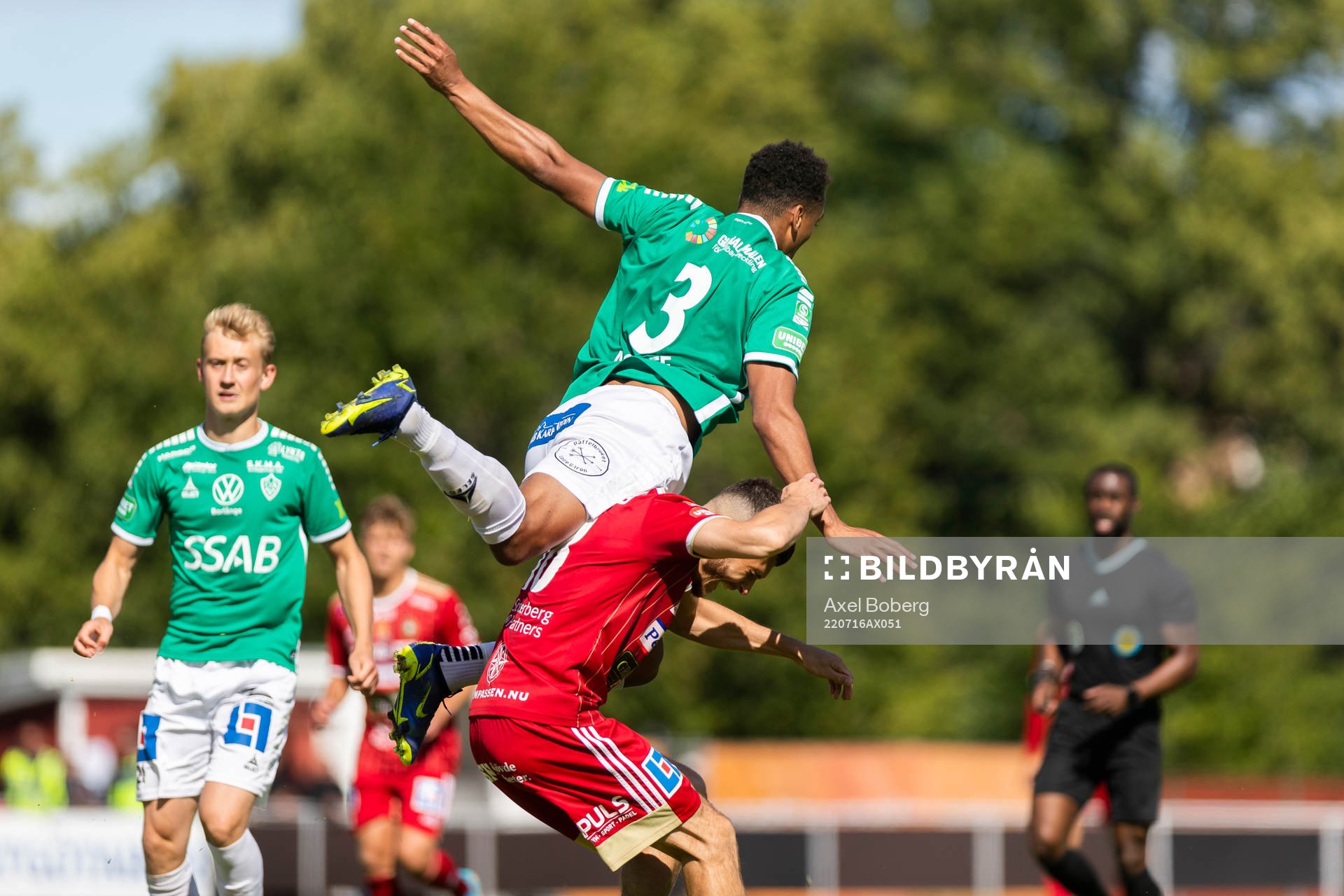 Brages Eirik Asante Gayi och Skövdes Yohann Fellrath