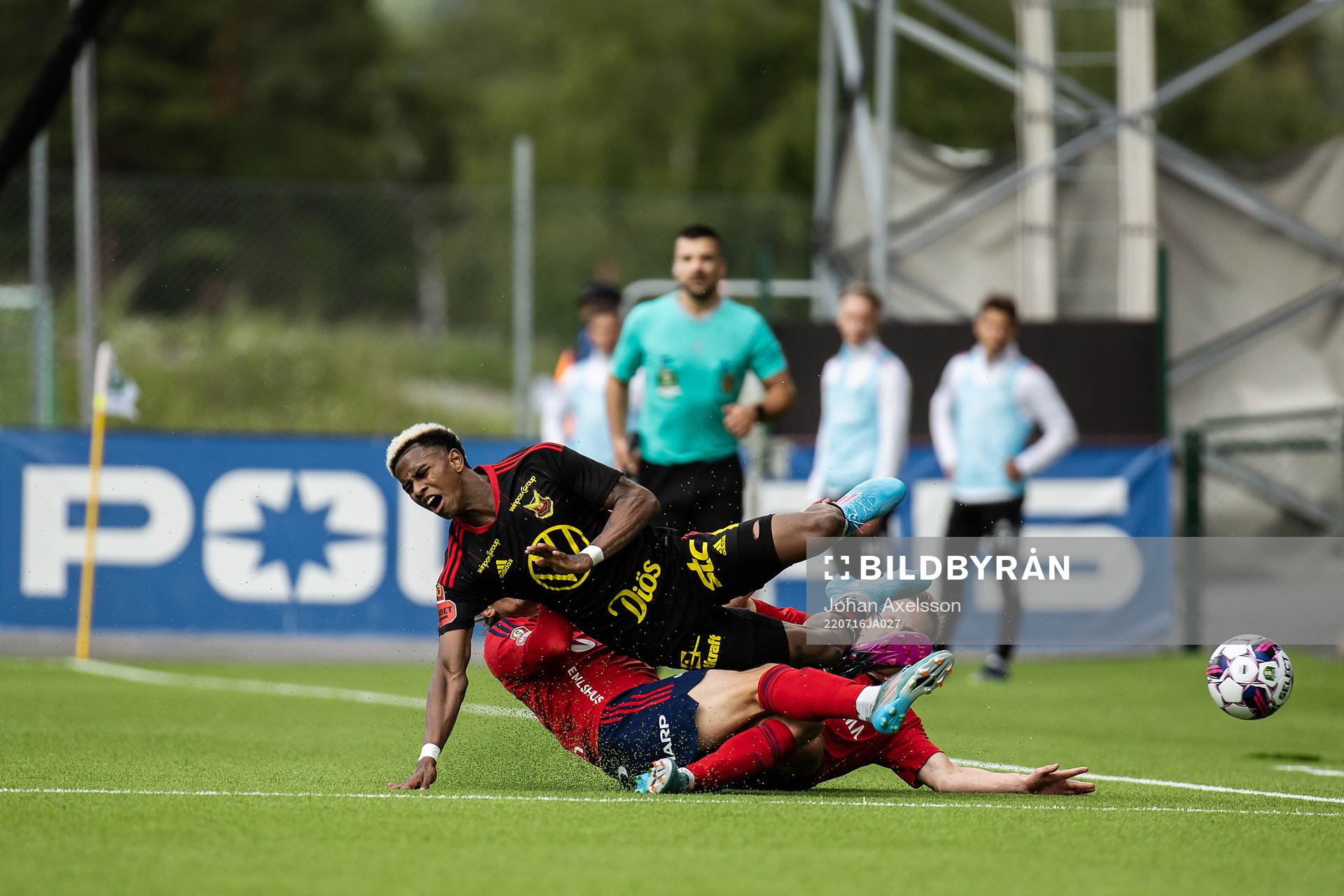 Östersunds Chovanie Amatkarijo mot Östers Alex Thor