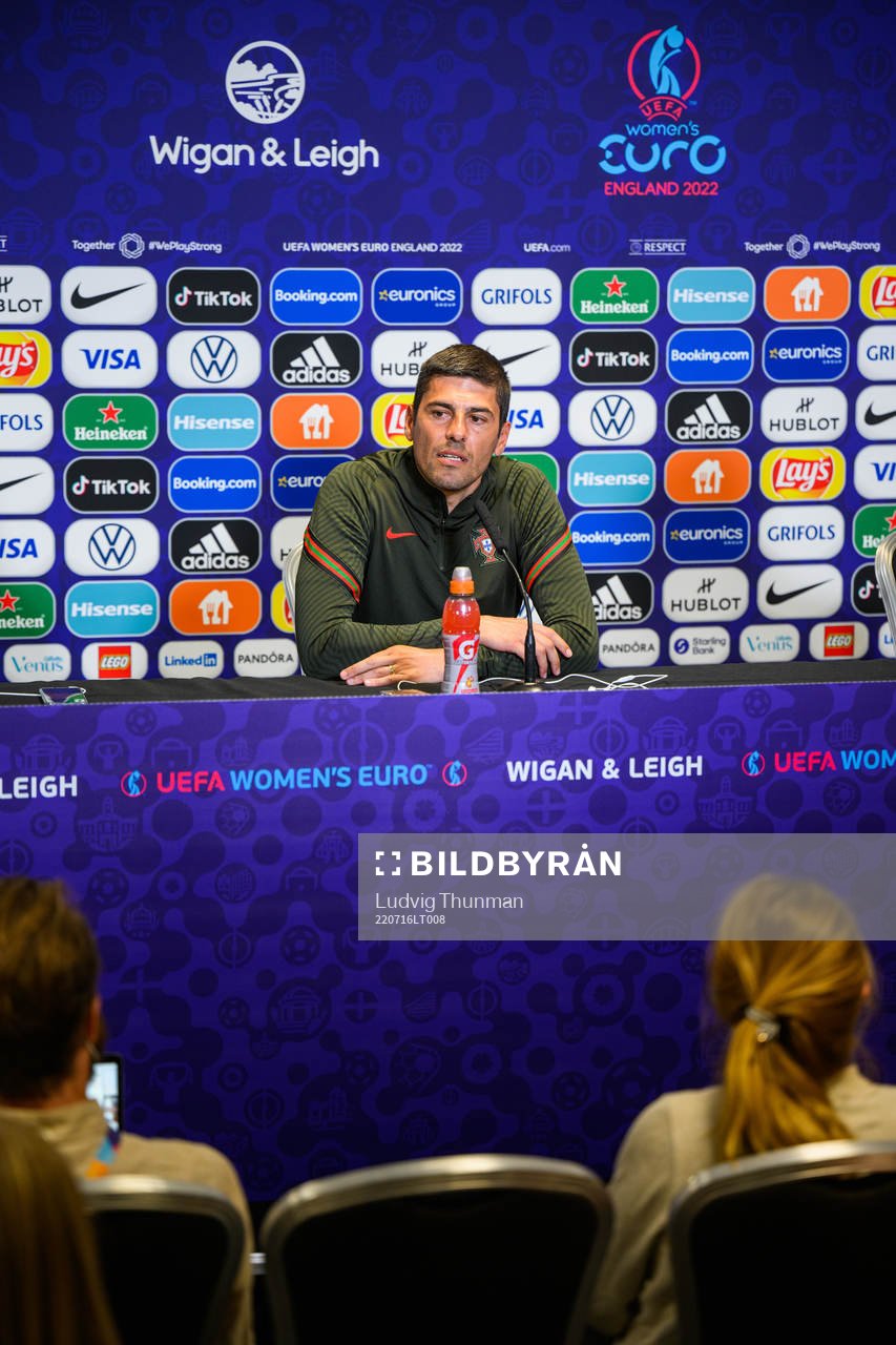 Francisco Neto, head coach of the Portuguese women's