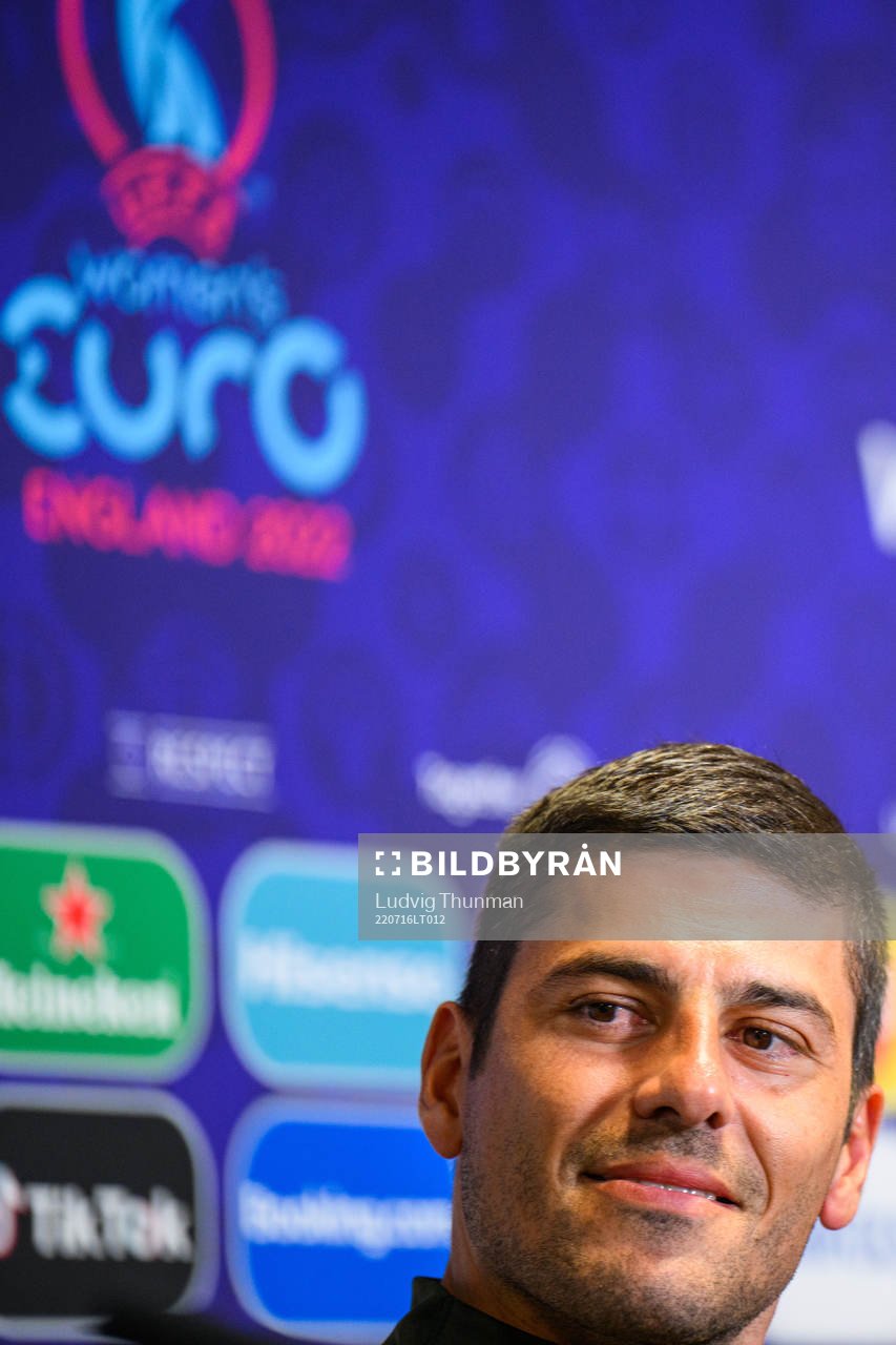 Francisco Neto, head coach of the Portuguese women's