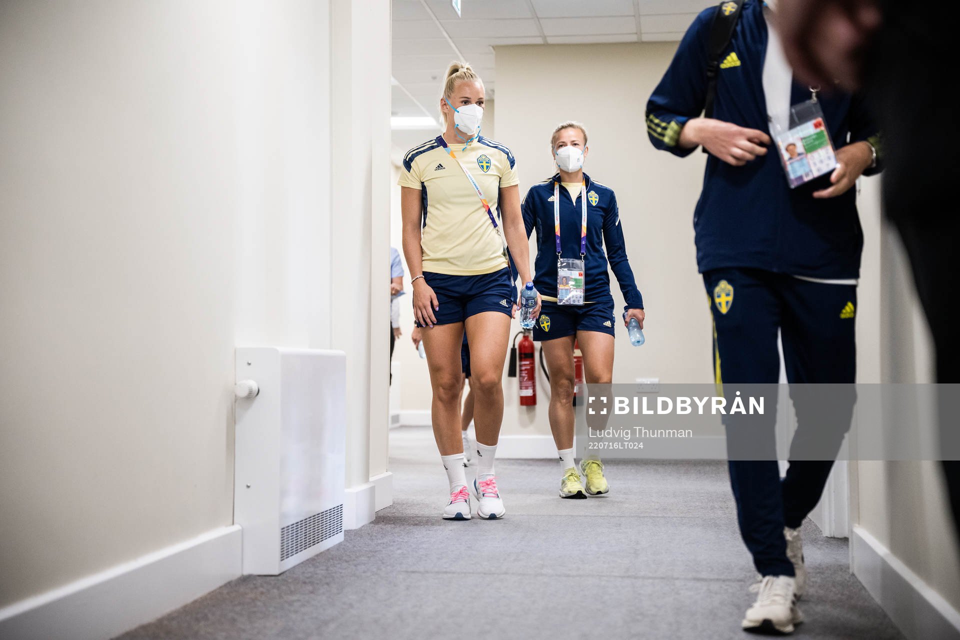 Stina Blackstenius and Hanna Glas of the Swedish women's
