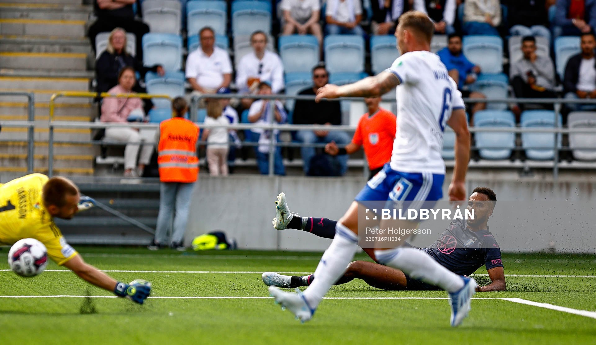 Mål 0-2 av Malmö FFs Isaac Kiese Thelin förbi IFK