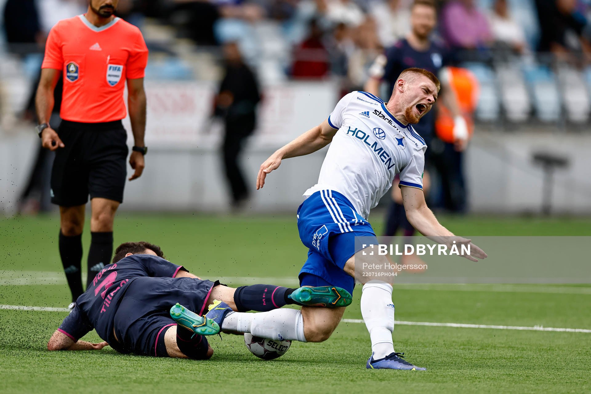 IFK Norrköpings Dino Salihovic fälls av