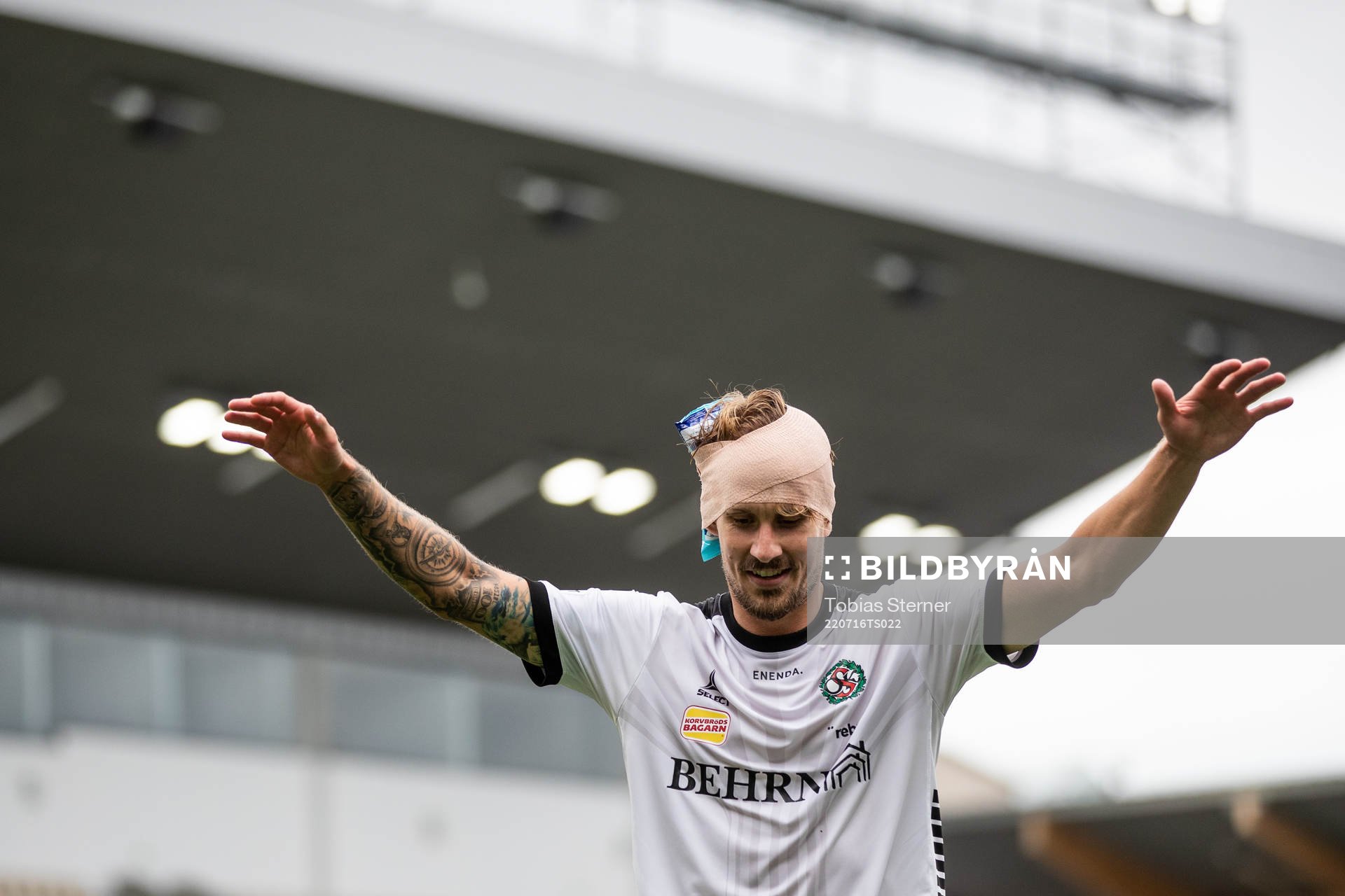 Örebros Daniel Björnkvist jublar