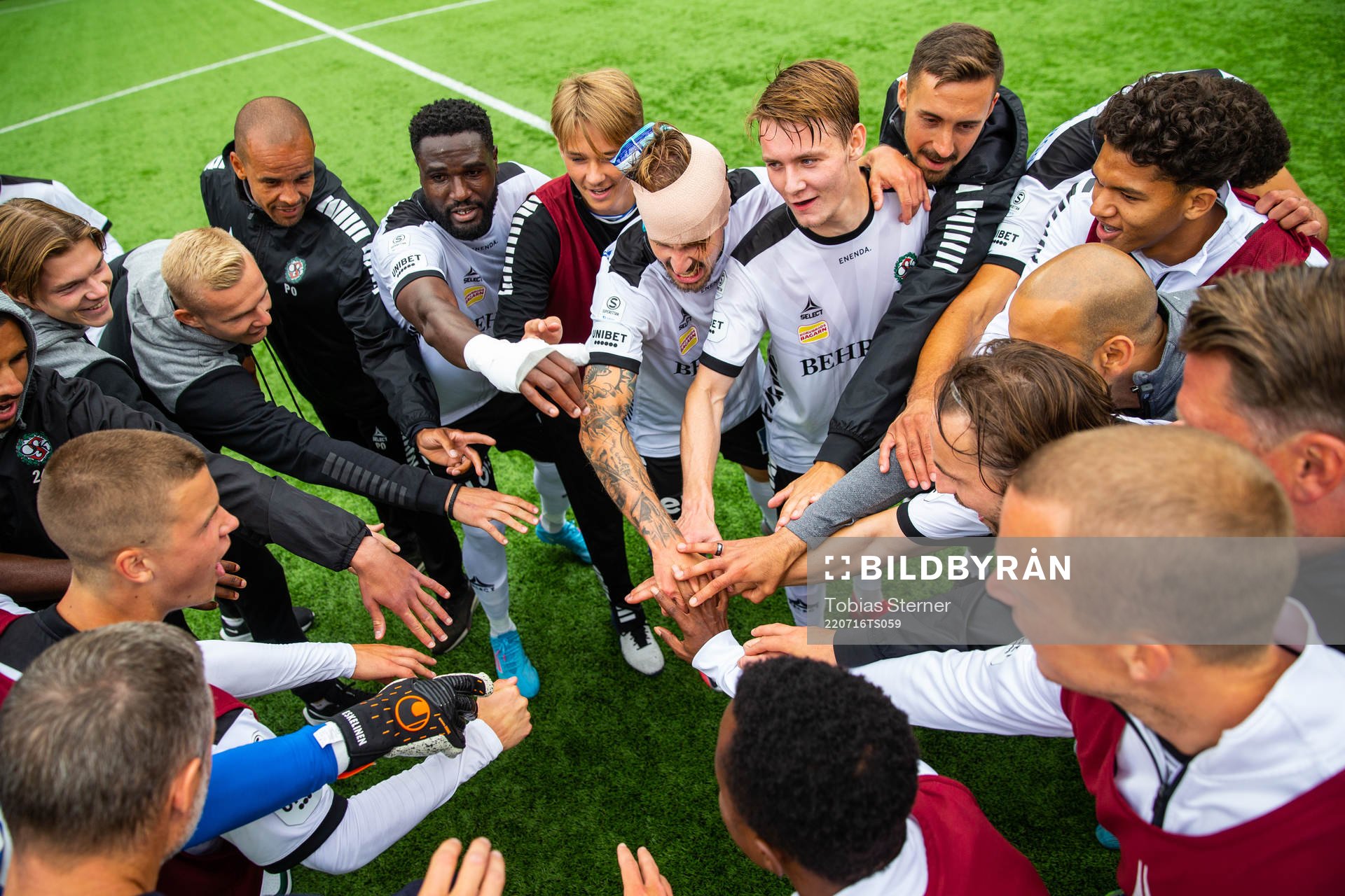 Örebros spelare jublar