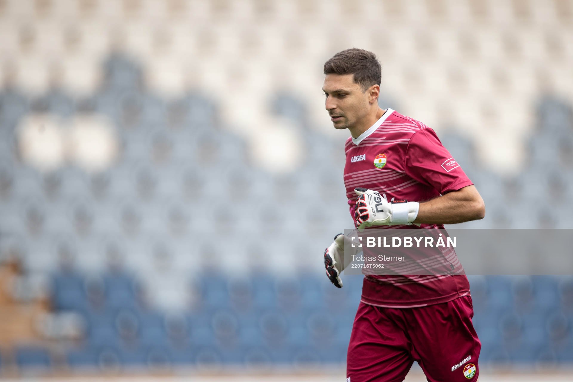 Dalkurds målvakt Jonathan Viscosi deppar