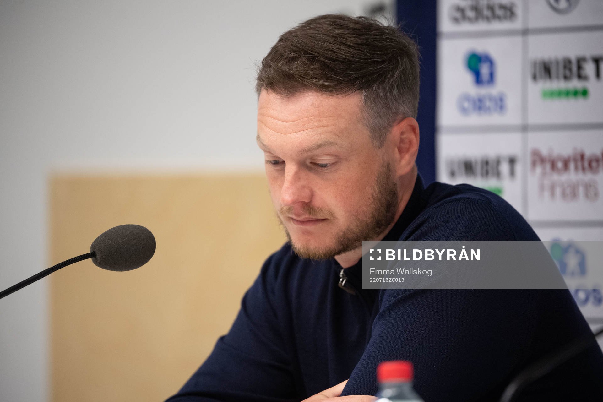 Värnamos tränare Kim Hellberg under en presskonferens efter fotbollsmatchen i Allsvenskan mellan Djurgården och Värnamo den 16 juli 2022 i Stockholm.