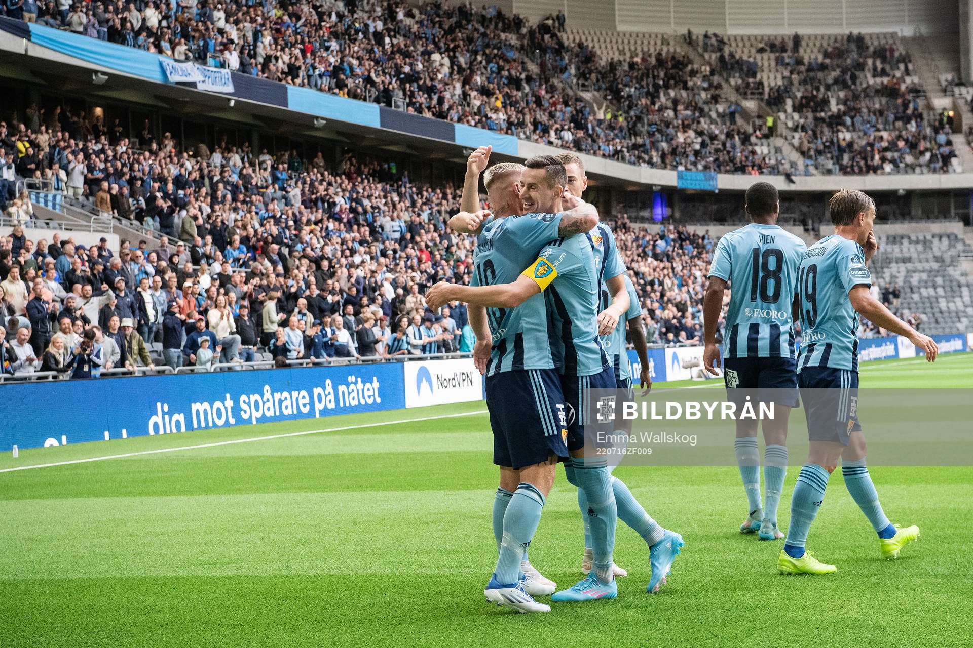 Djurgårdens Victor Edvardsen och Haris Radetinac jublar
