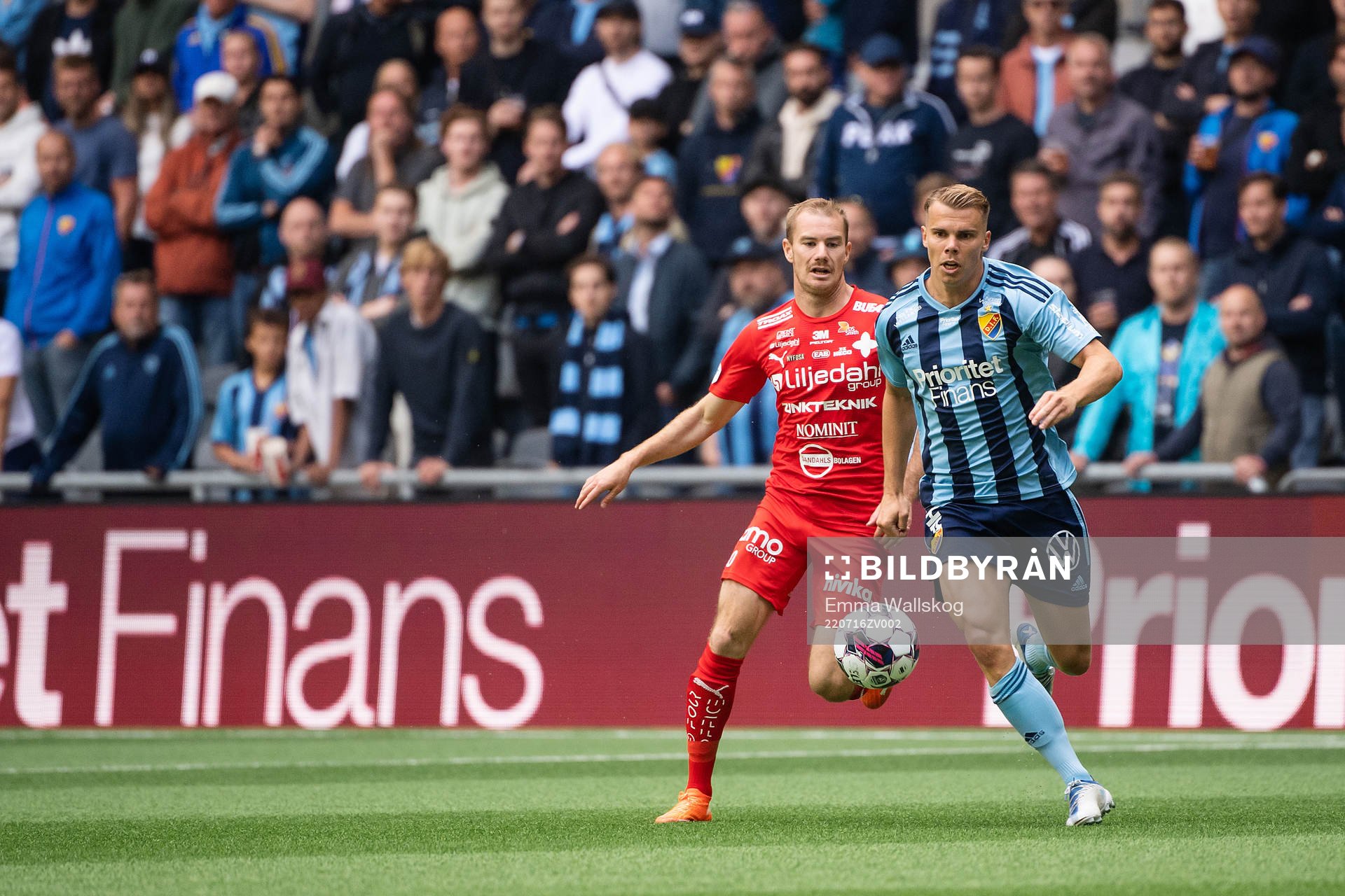 Värnamos Freddy Winsth och Djurgårdens Elias Andersson