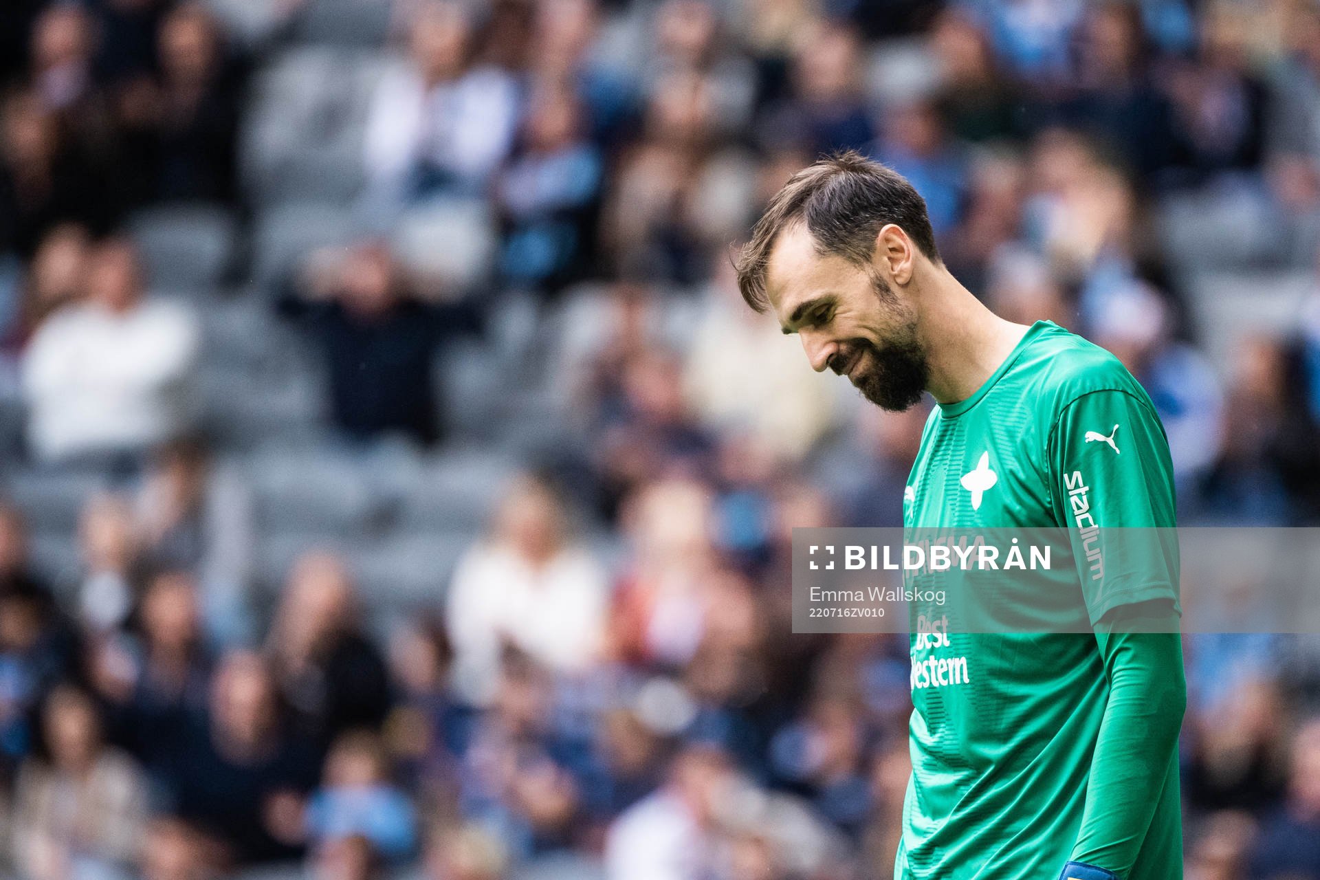 Värnamos målvakt Pilip Vaitsiakhovich deppar