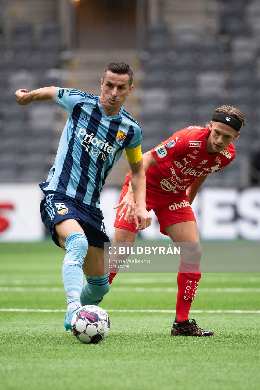 Djurgårdens Haris Radetinac och Värnamos Charlie Vindehall
