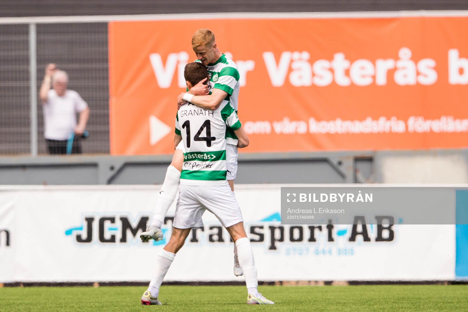 Västerås Viktor Granath jublar