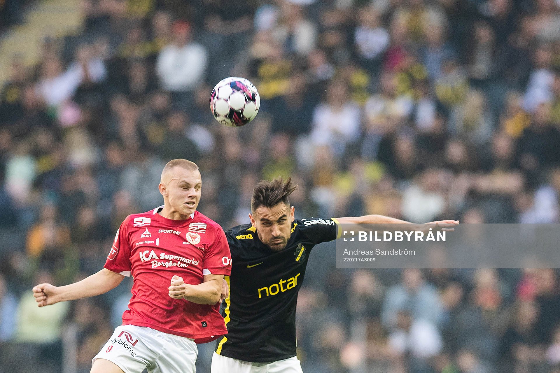 Kalmars Isak Jansson och AIKs Sotirios Papagiannopoulos