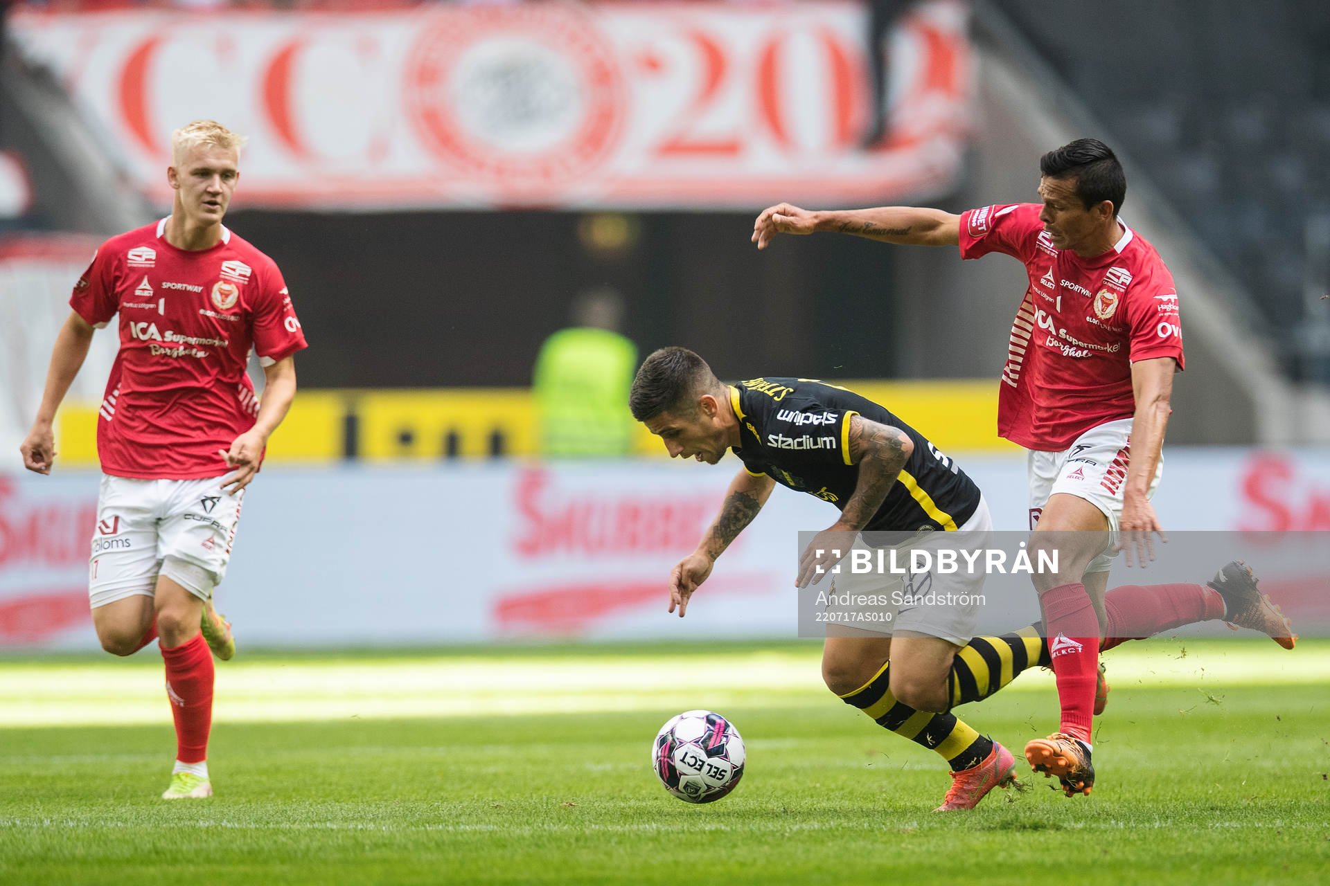 AIKs Nicolas Stefanelli och Kalmars Romario Pereira Sipiao