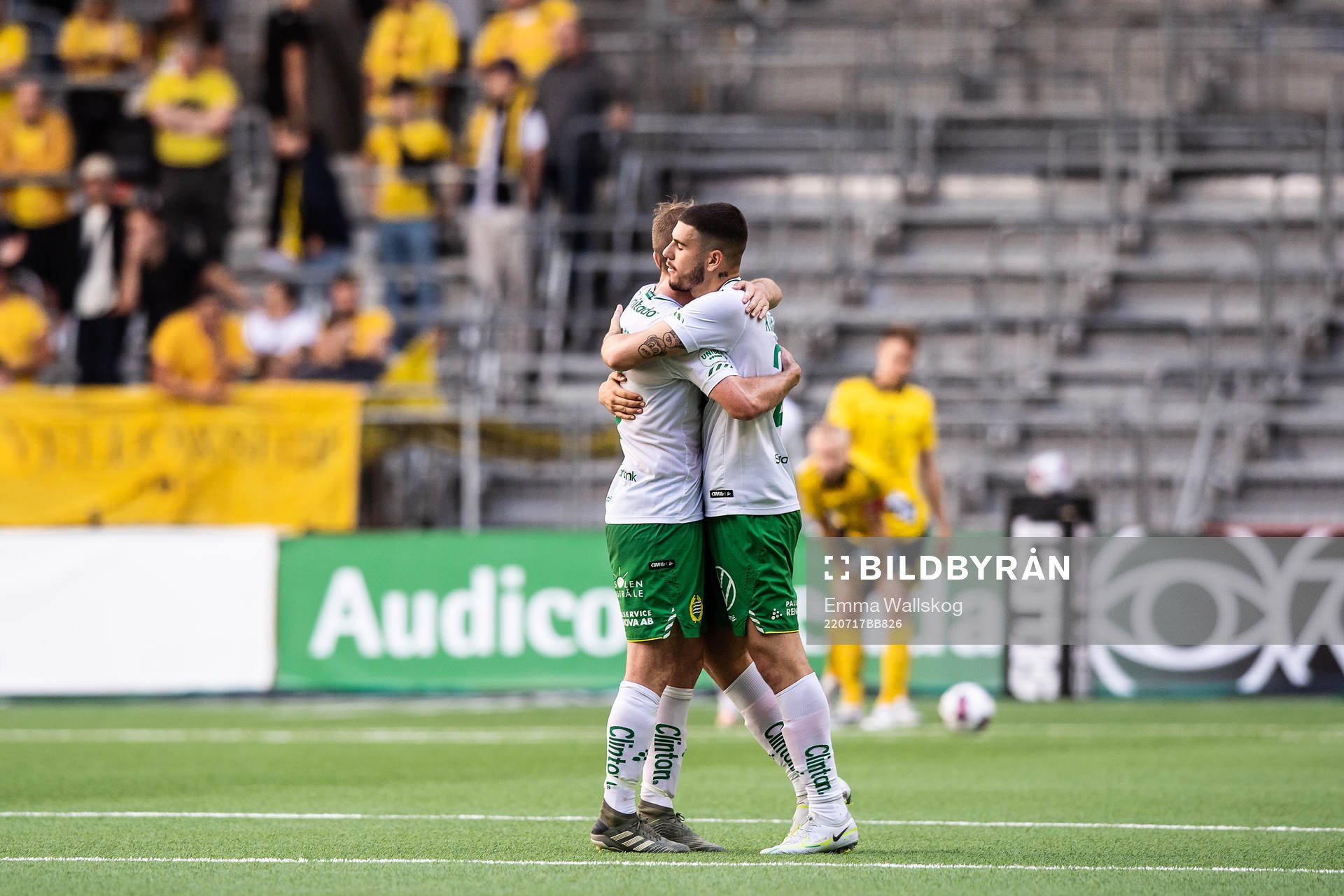 Hammarbys Mads Fenger Nielsen och Edvin Kurtulus jublar