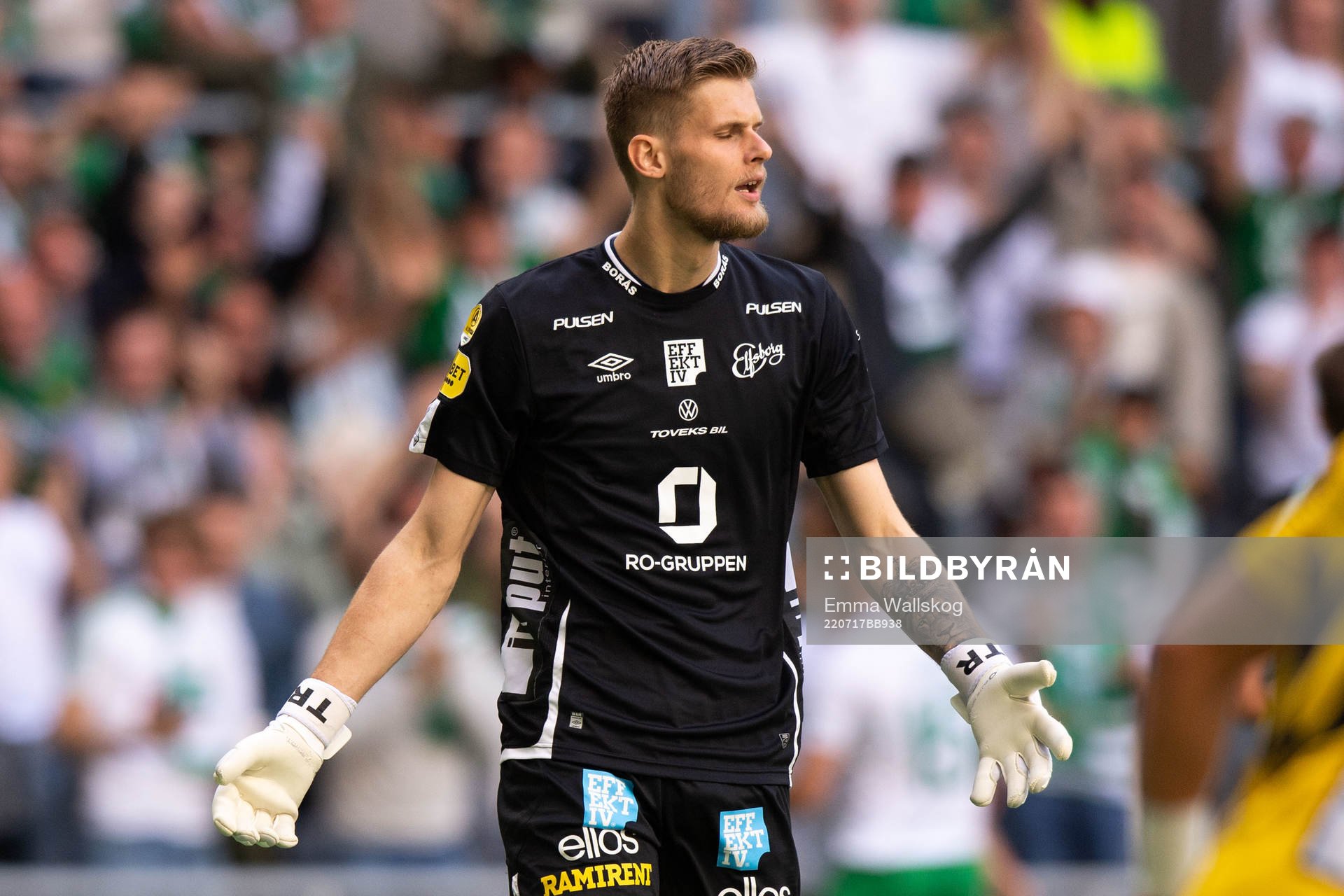 Elfsborgs målvakt Tim Rönning deppar