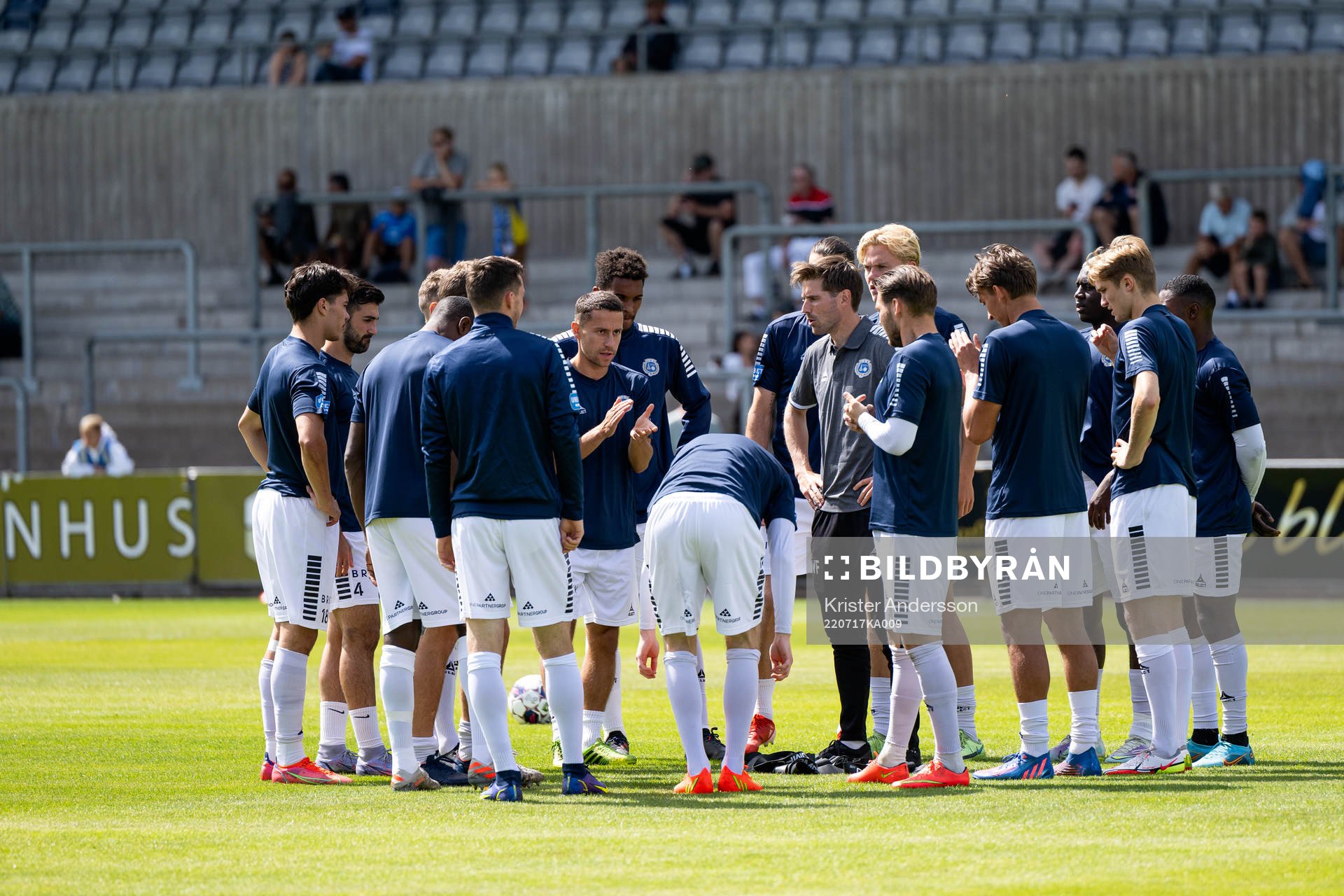 Utsiktens spelare före fotbollsmatchen i Superettan mellan